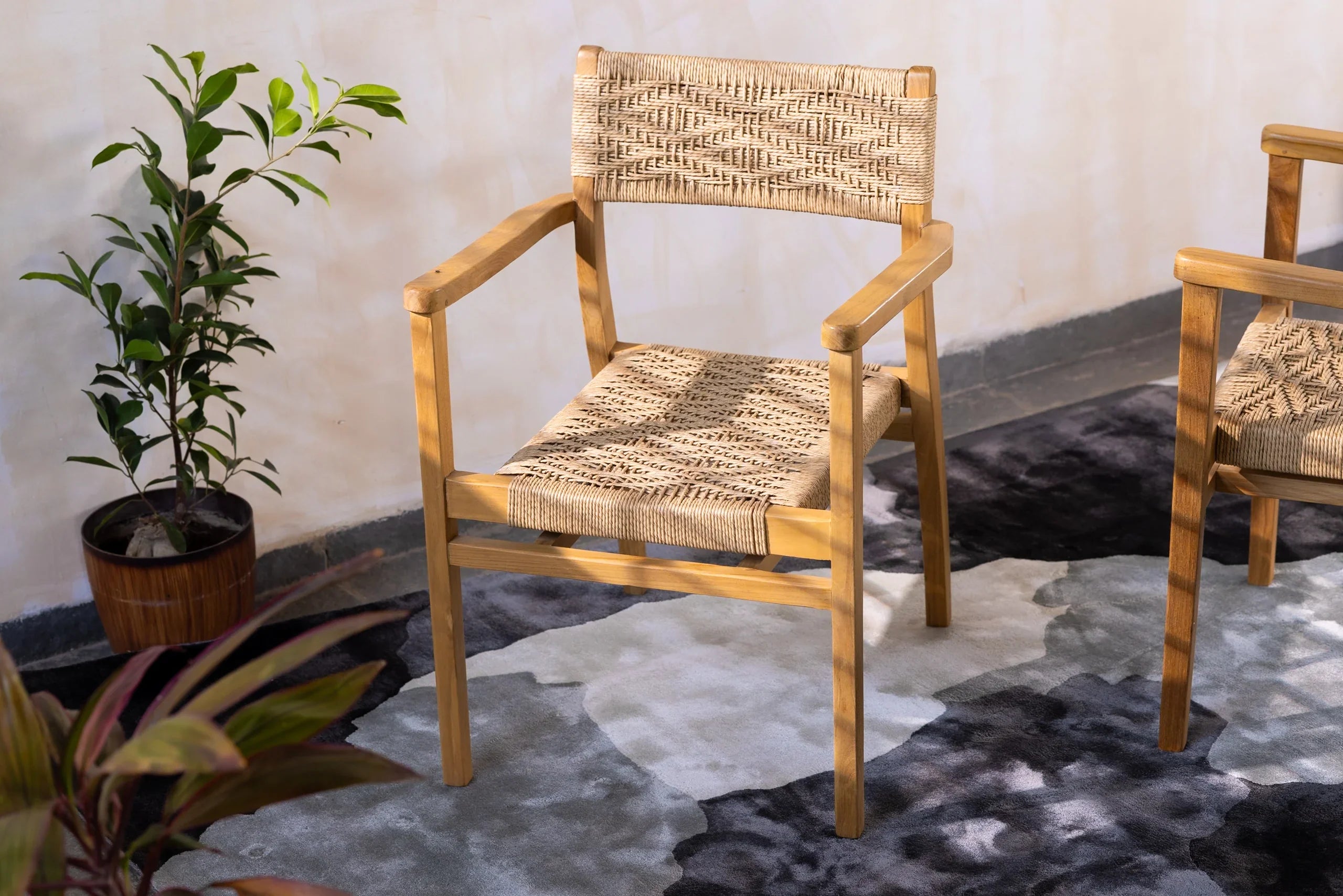 Slamy Arm Chair