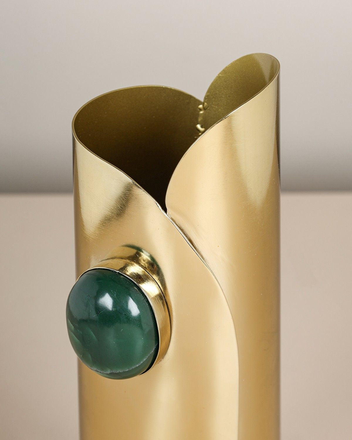 Sorin Table Top Vase