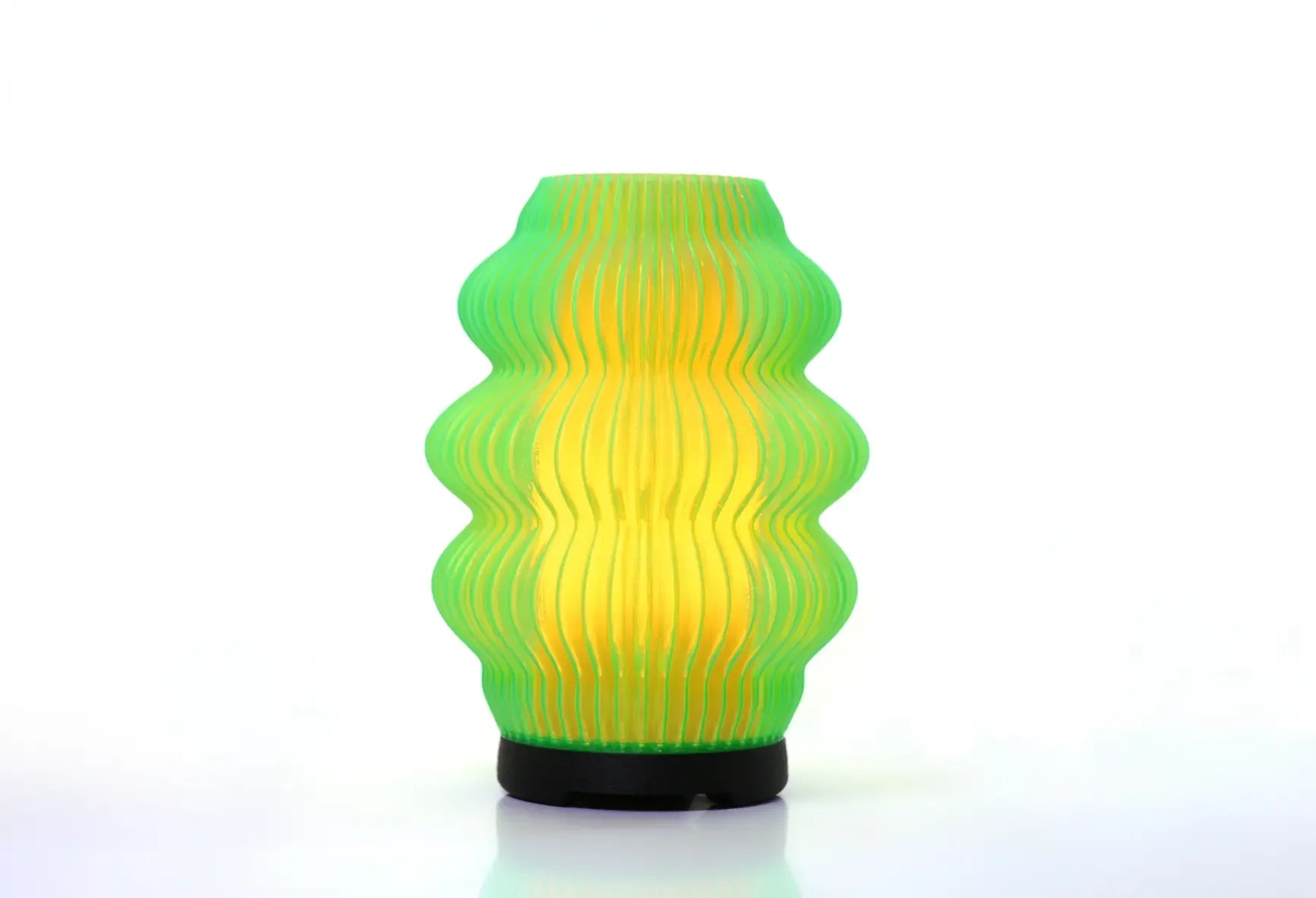 Noir ripple table lamp