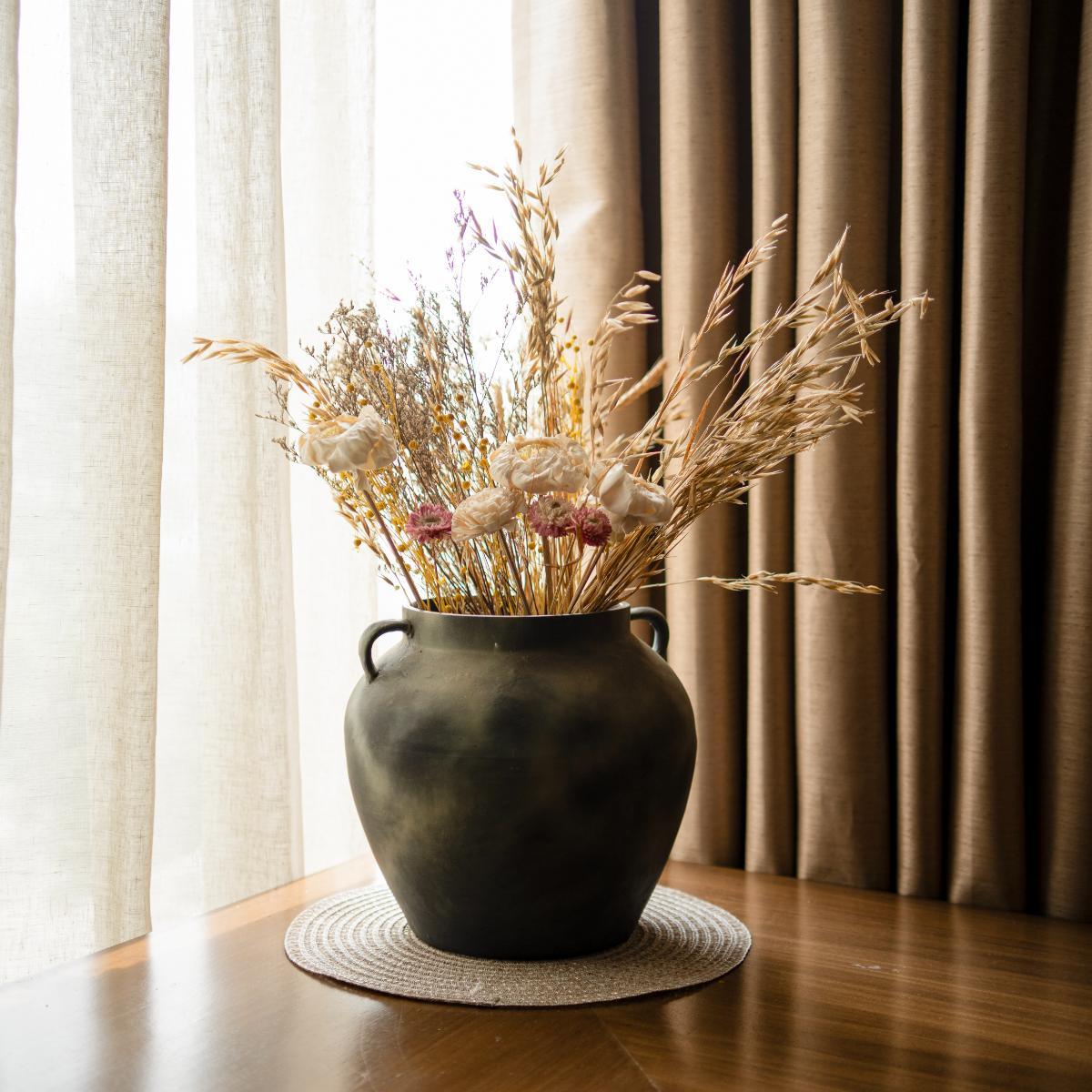 Antique Grace Ceramic Vase with 1Pc Dried Flower Bunch | Flower Pot