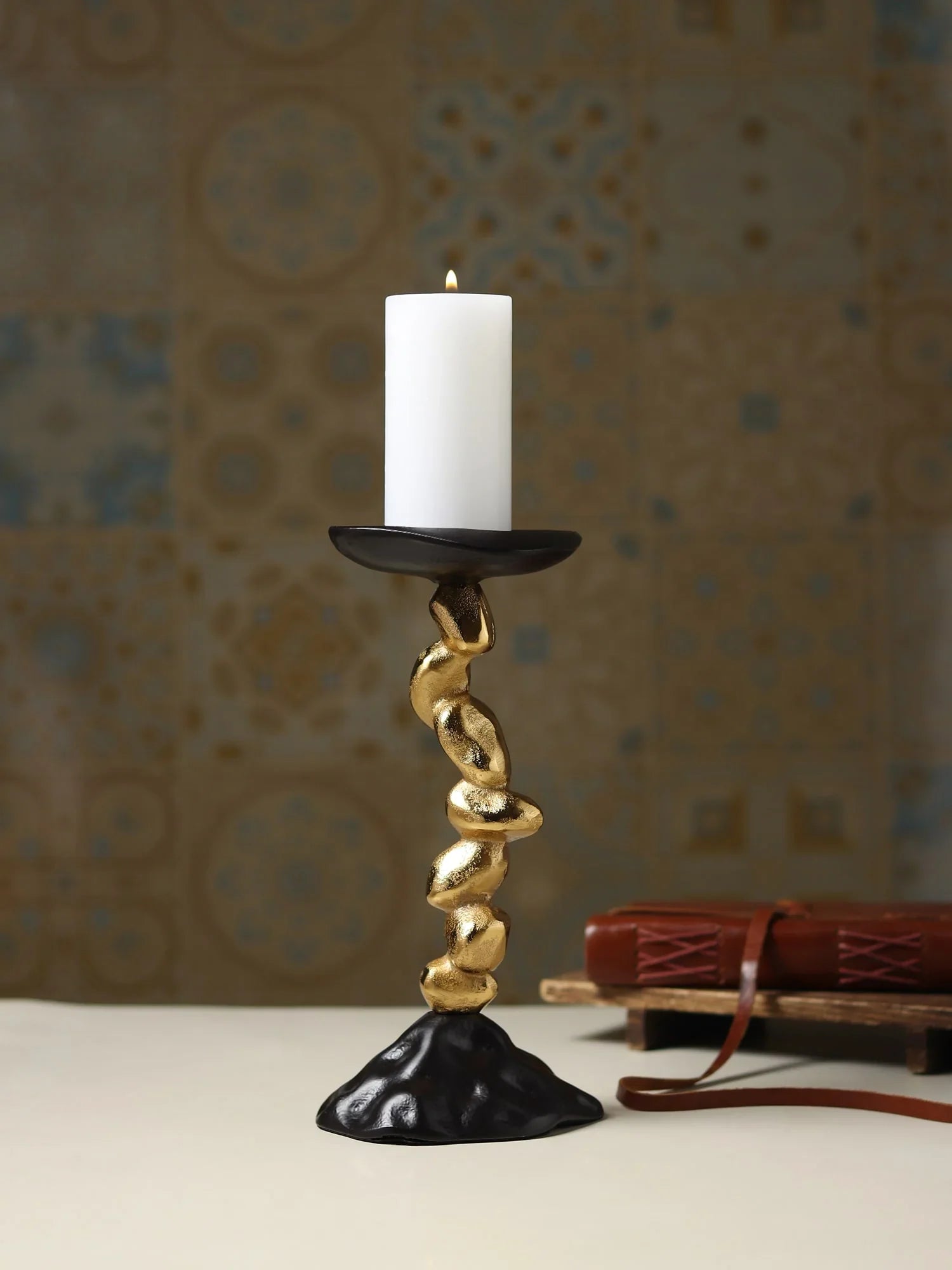 Stones Orivia Candle Holder