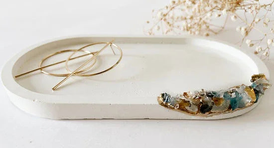 Concrete & Cyrstal Trinket White