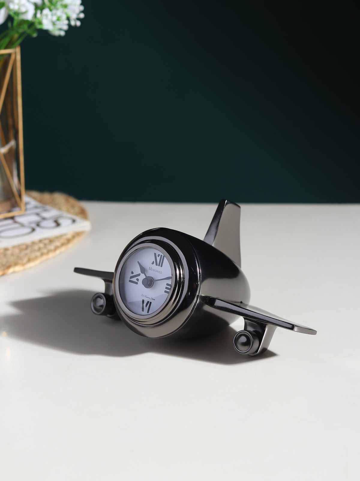 Retro Wing Table Clock