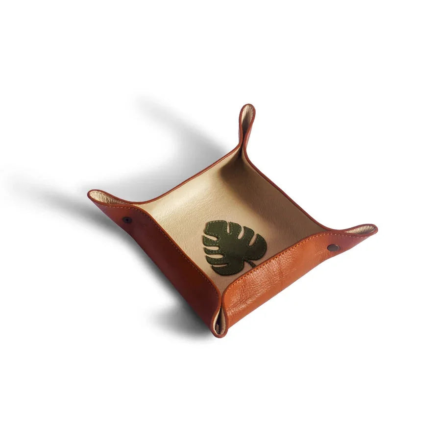 Pinch In Trays | Tan, White