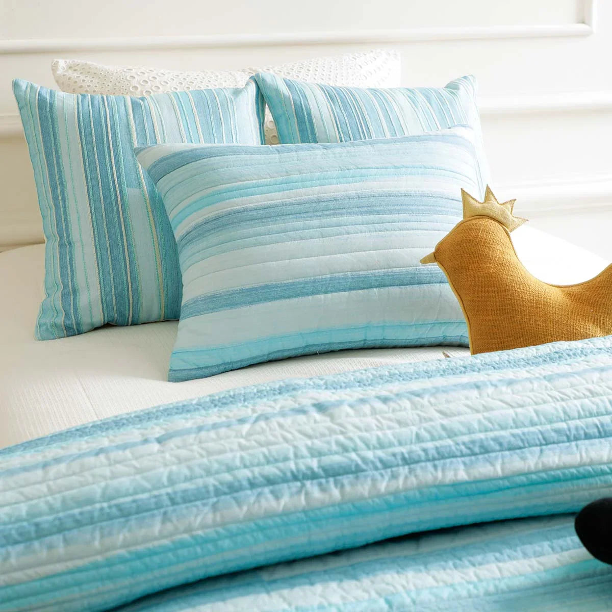 Blustroke Quilt And Pillow Cover Set