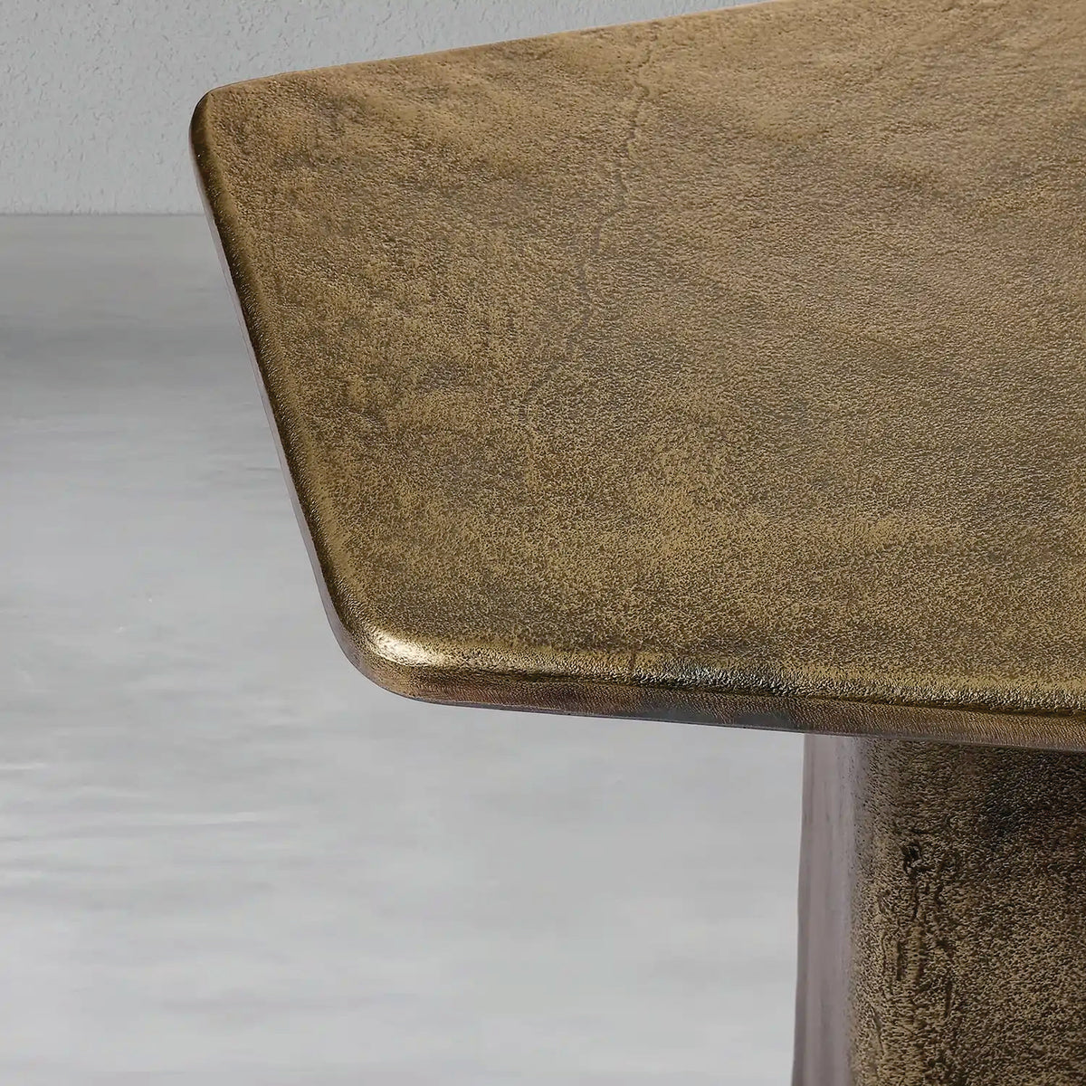 Stela Coffee Table