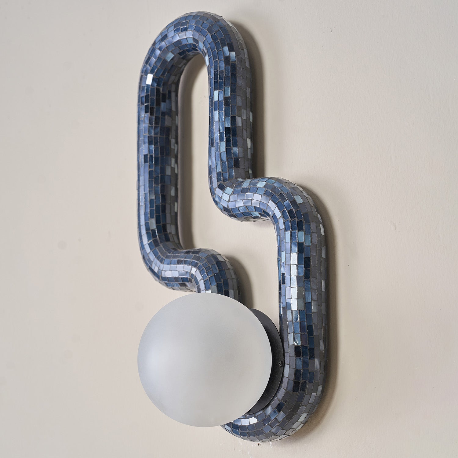 Reva Loop Wall Lamp