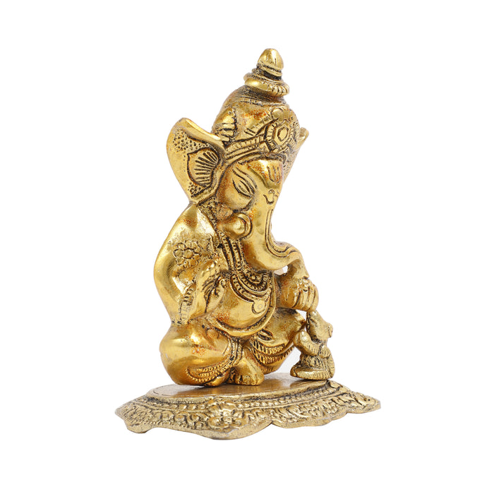 Lord Ganesh Idol with Red Velvet Gift box