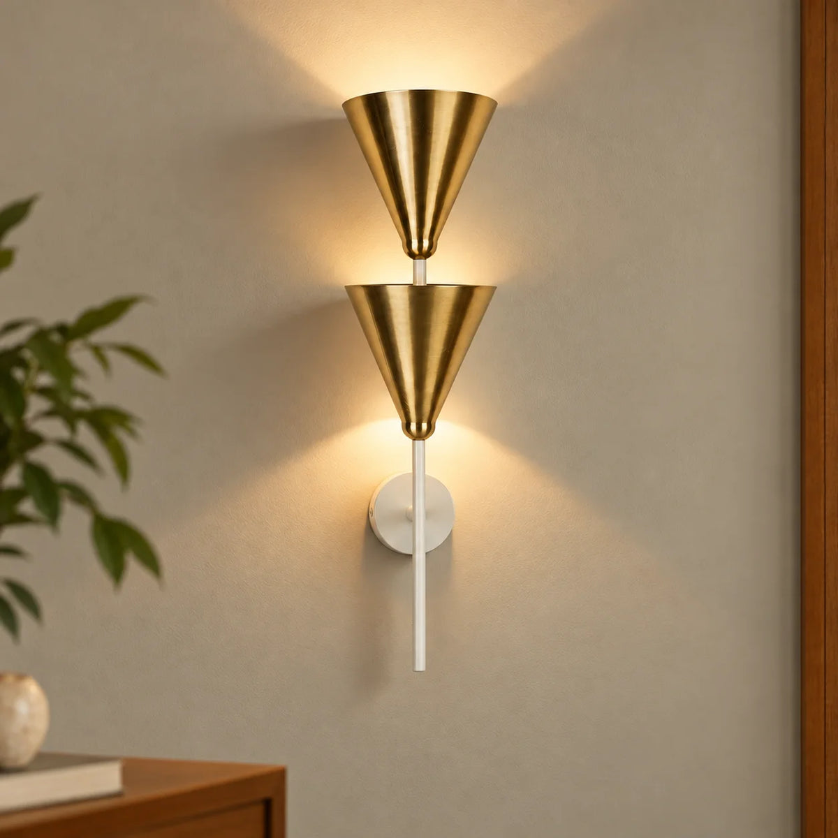 Zyaire Wall Lamp