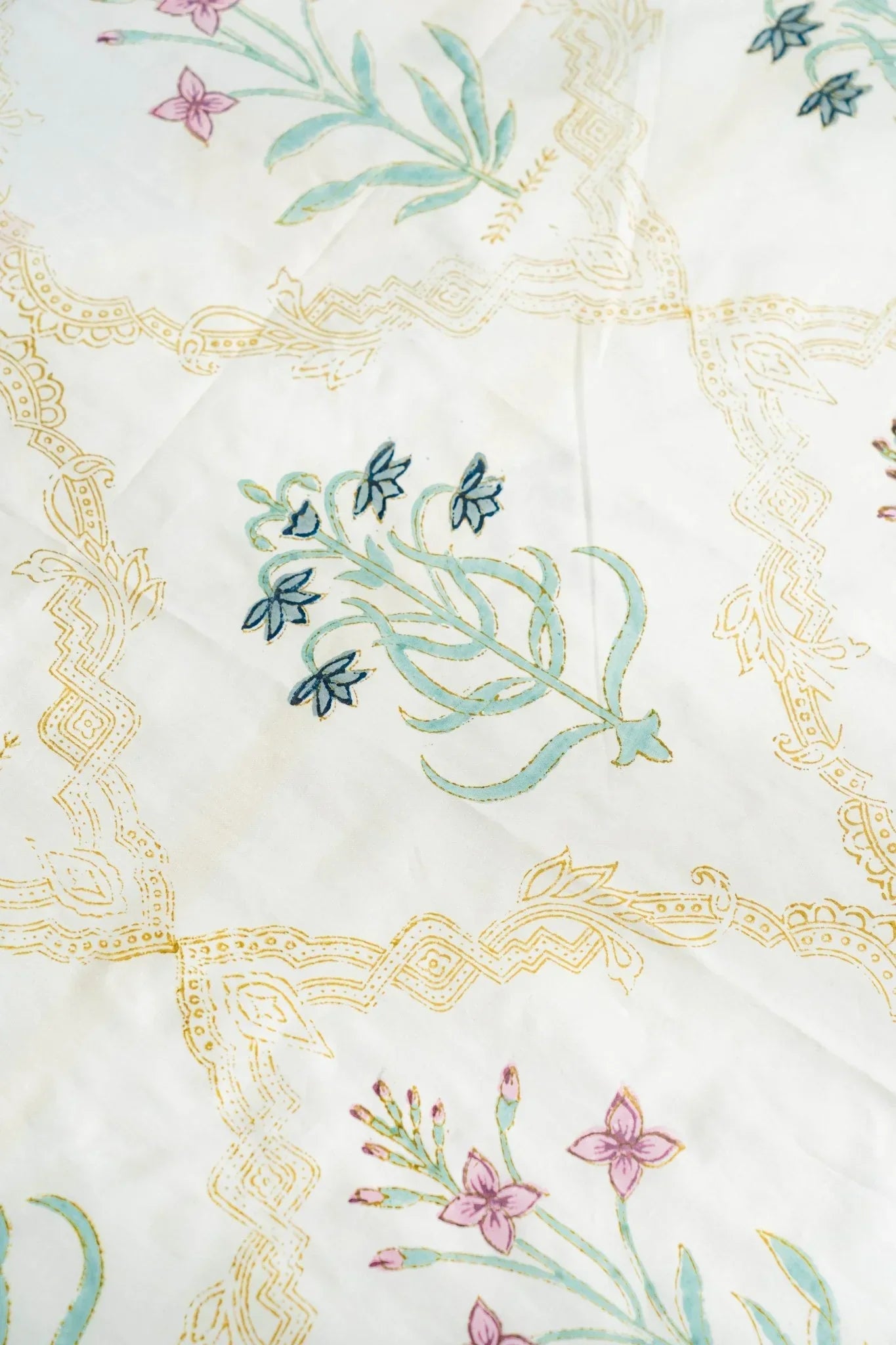 Sundarvan Bloom Bedsheet With Pillow Covers