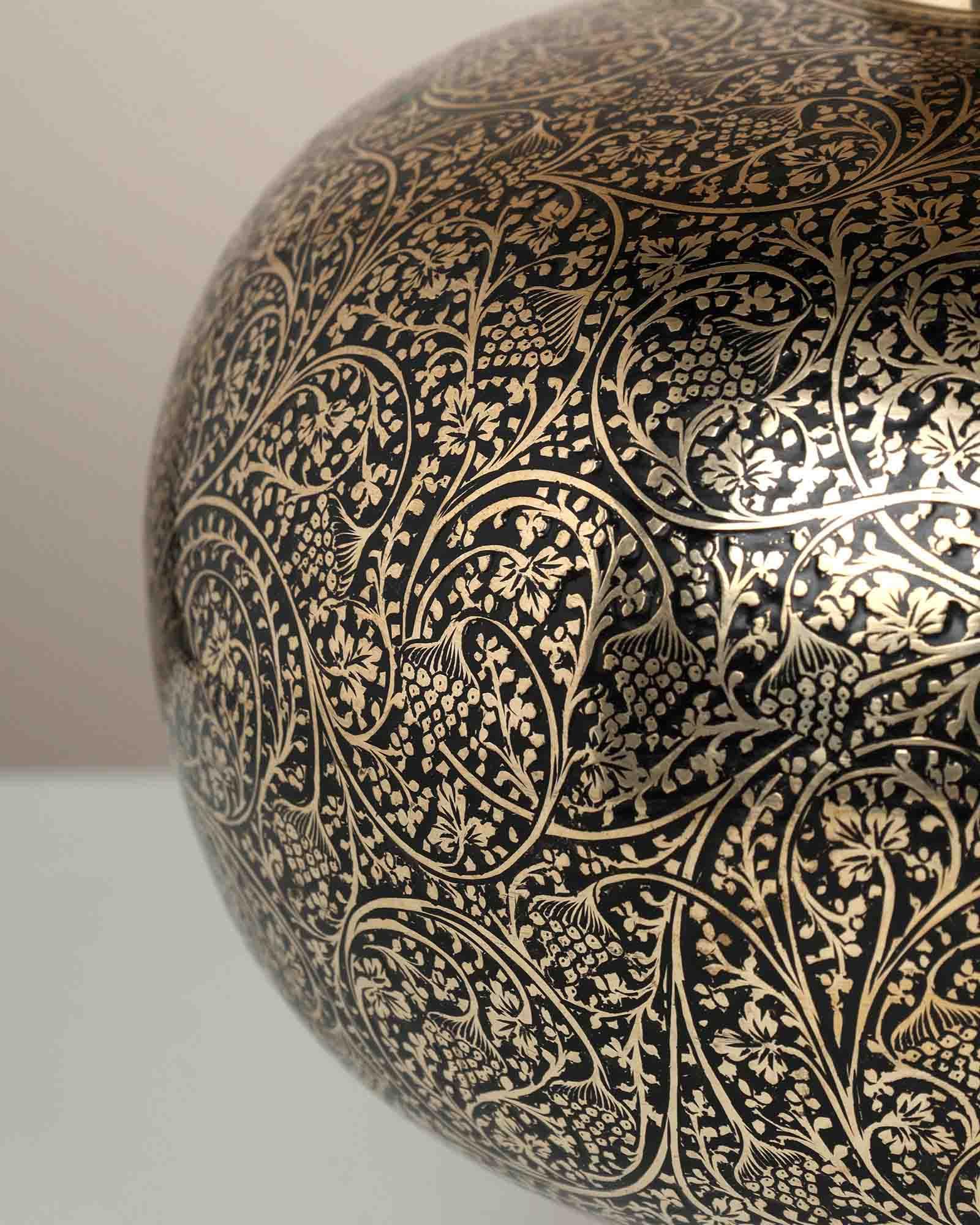 Gulzar Vase By Dilshad Hussain