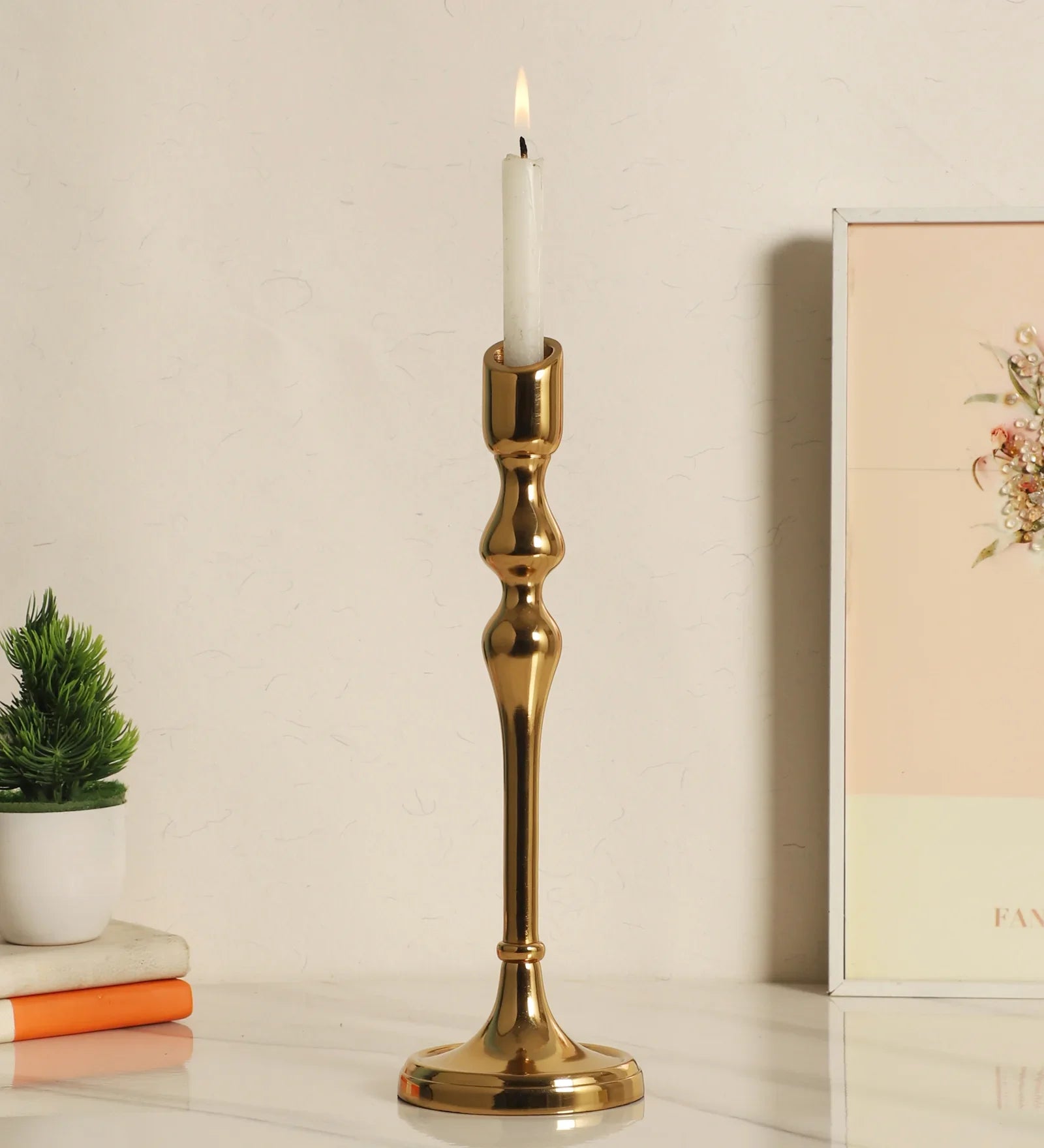 Lumora Candleholder