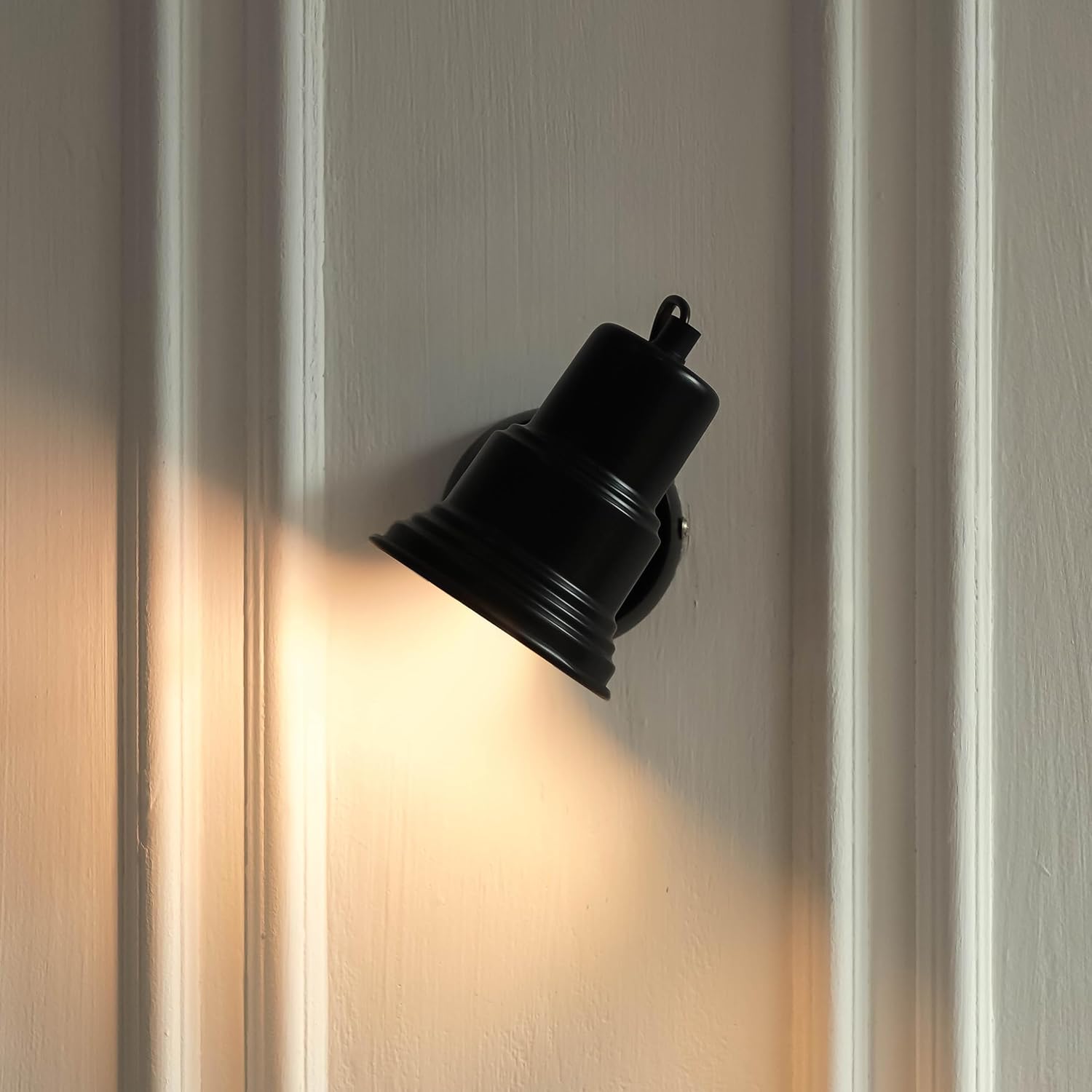 Black Polished Finish Focus Wall Lamp with Double Movement