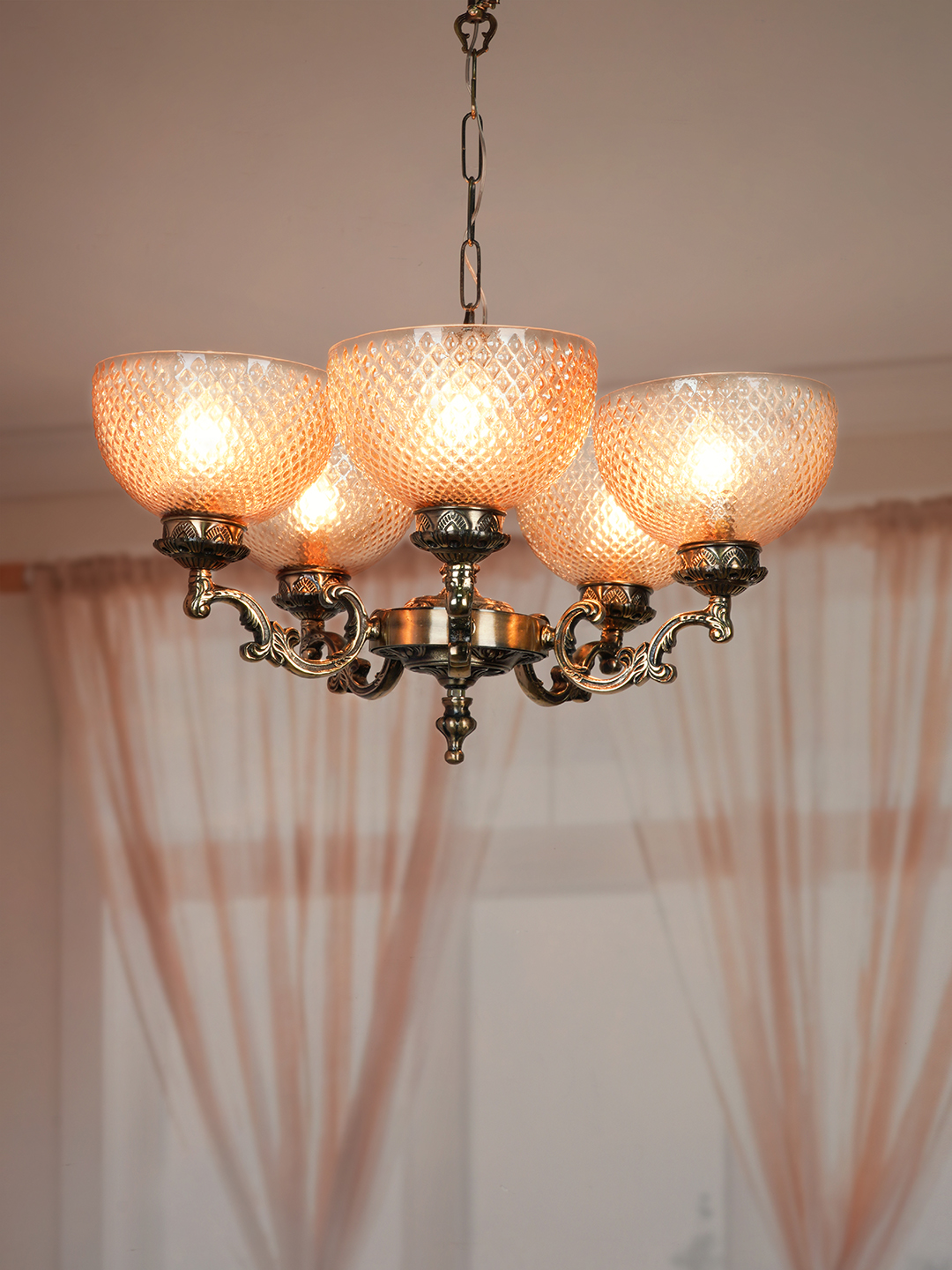 Traditional Ornate Aluminium 5-Lights Chandelier With Golden Textured Bowl Glass Shade