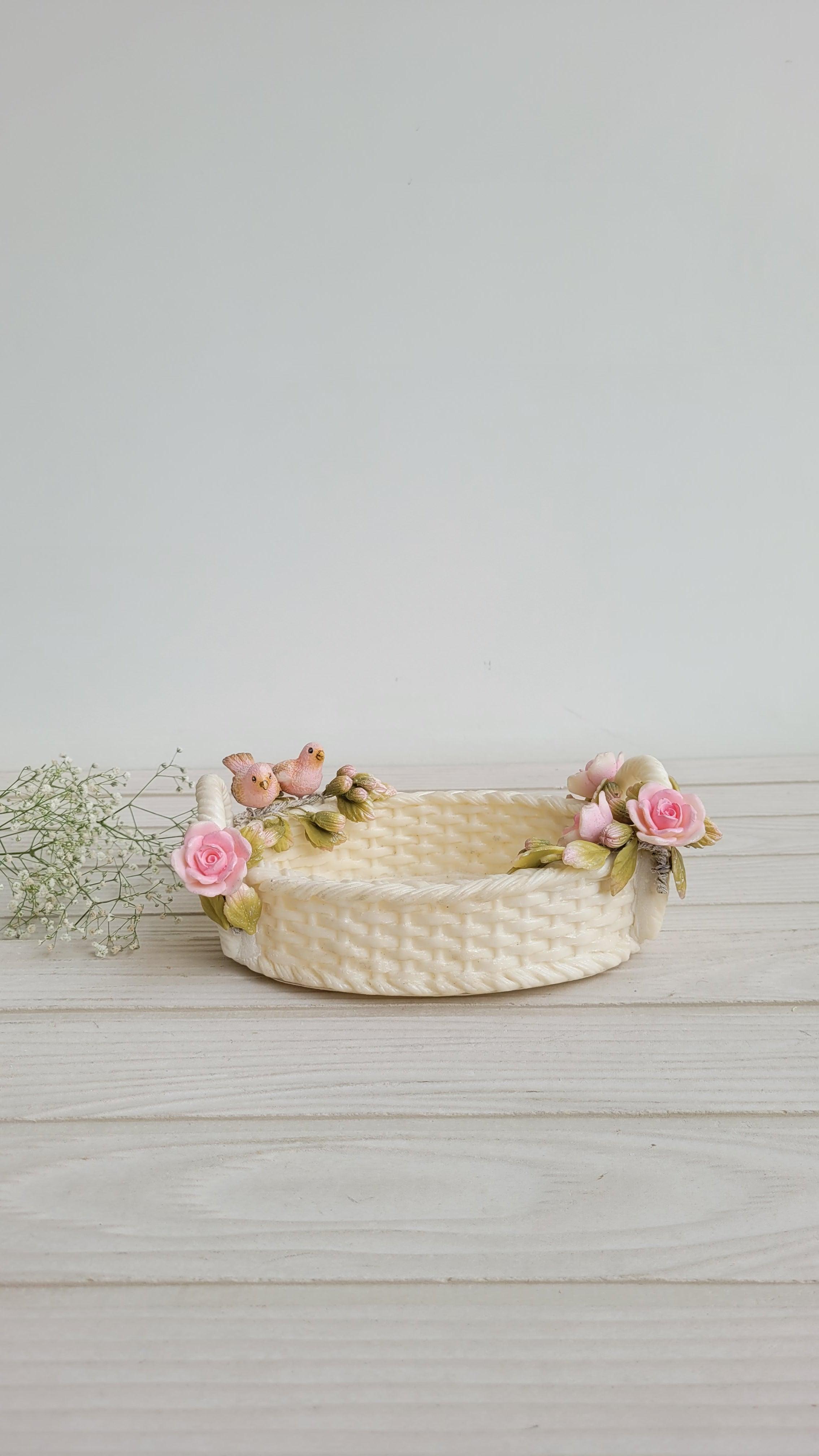 The Ivory-Birded Oval Tray Ornament