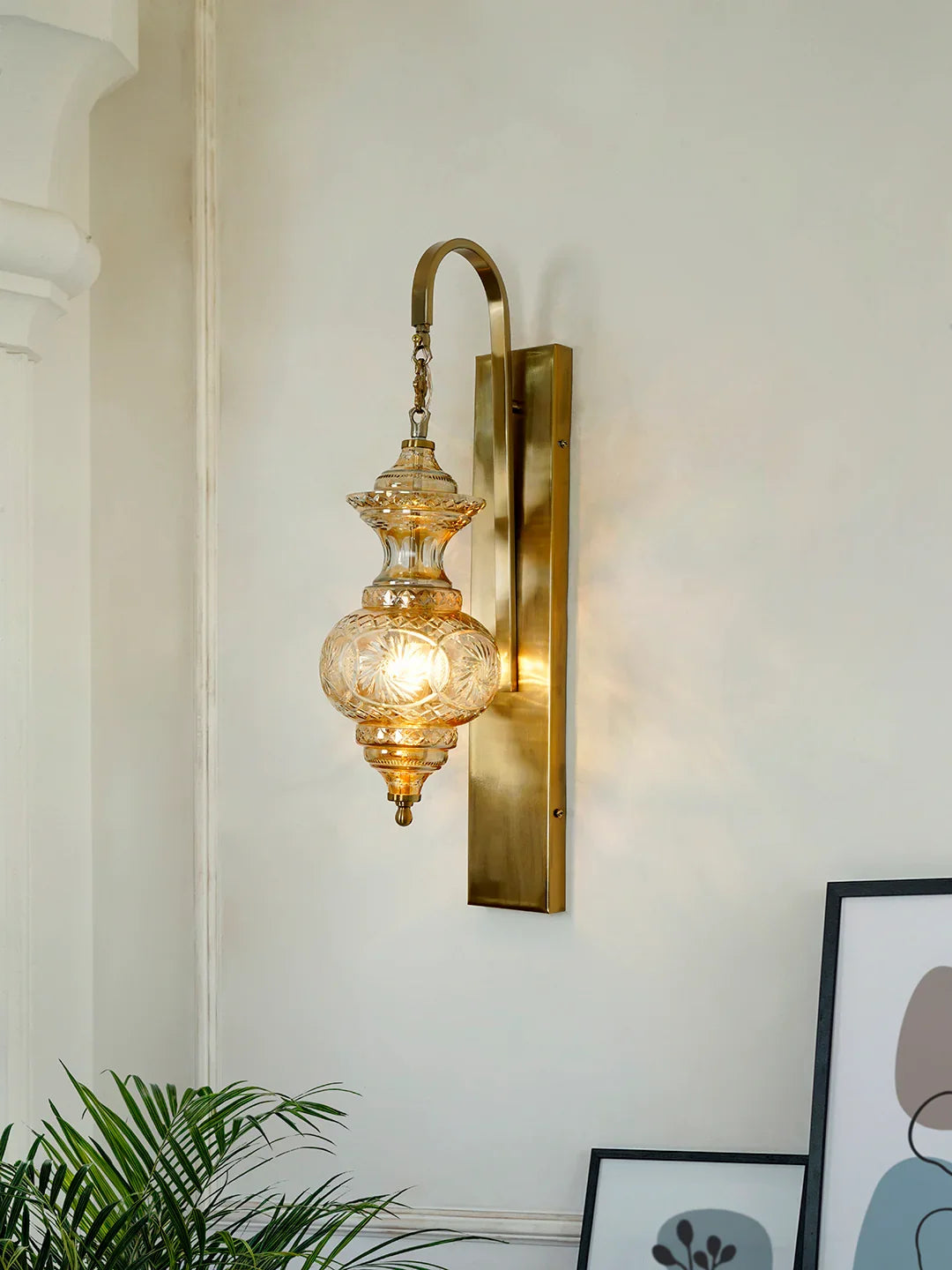 Sun-Kissed Diamonds Dance: Hand-Cut Golden Luster Glass Wall Light - Moroccan Magic