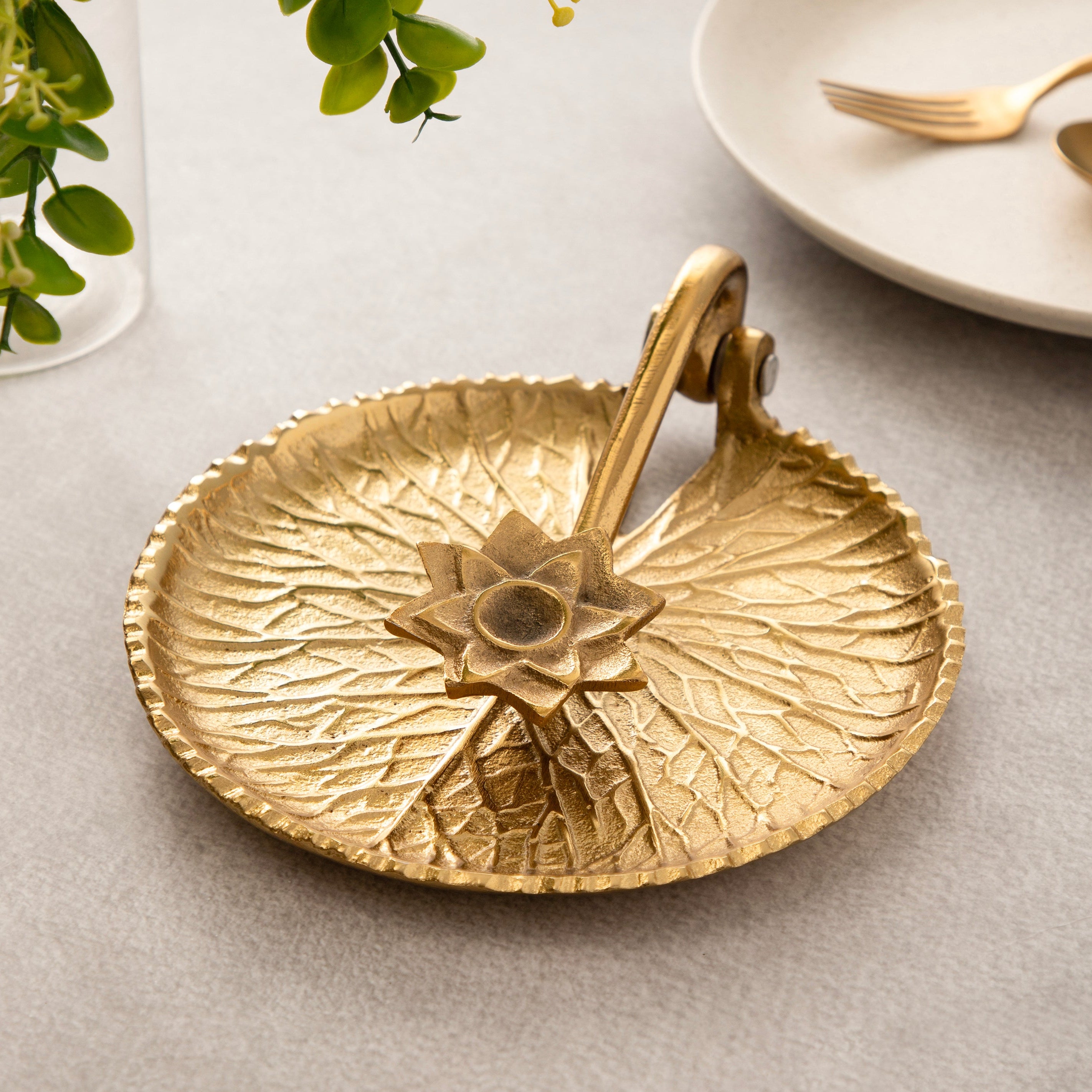 Lotus Whisper Tissue Holder Tray