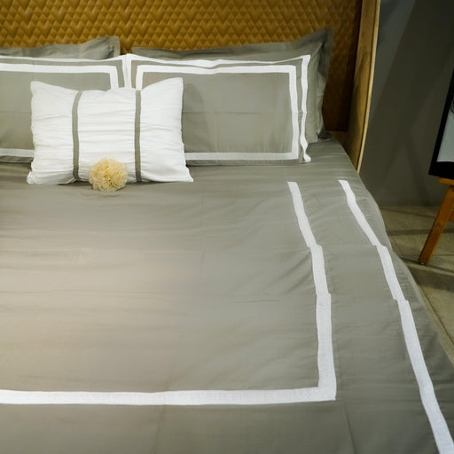 Buy Bedding sets - Oppulent Edge - Sage Green - Set of 5 by Aetherea on IKIRU online store