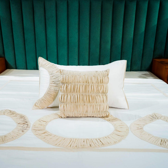 Buy Bedding sets - Teardrop Elegance - White X Beige - Set fo 5 by Aetherea on IKIRU online store