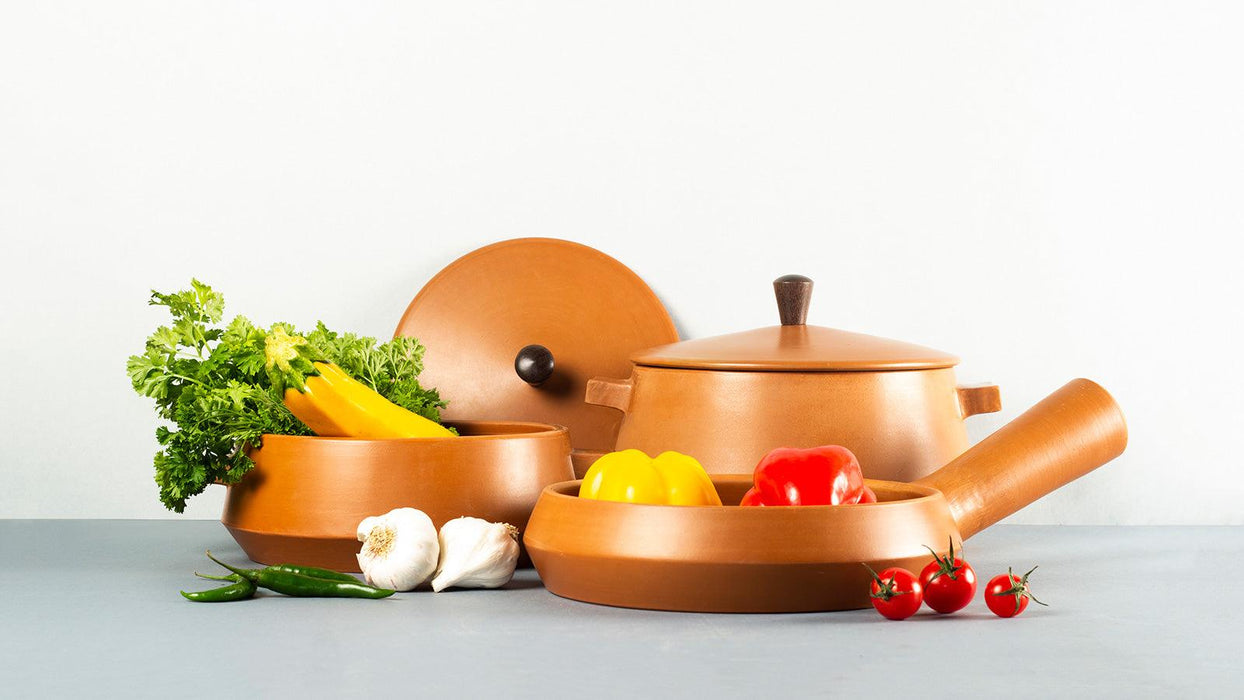 Buy Cookware - Terracotta Earthen Cooking Pot With Wooden Handle & Lid For Kitchen And Cookware by Rayden on IKIRU online store