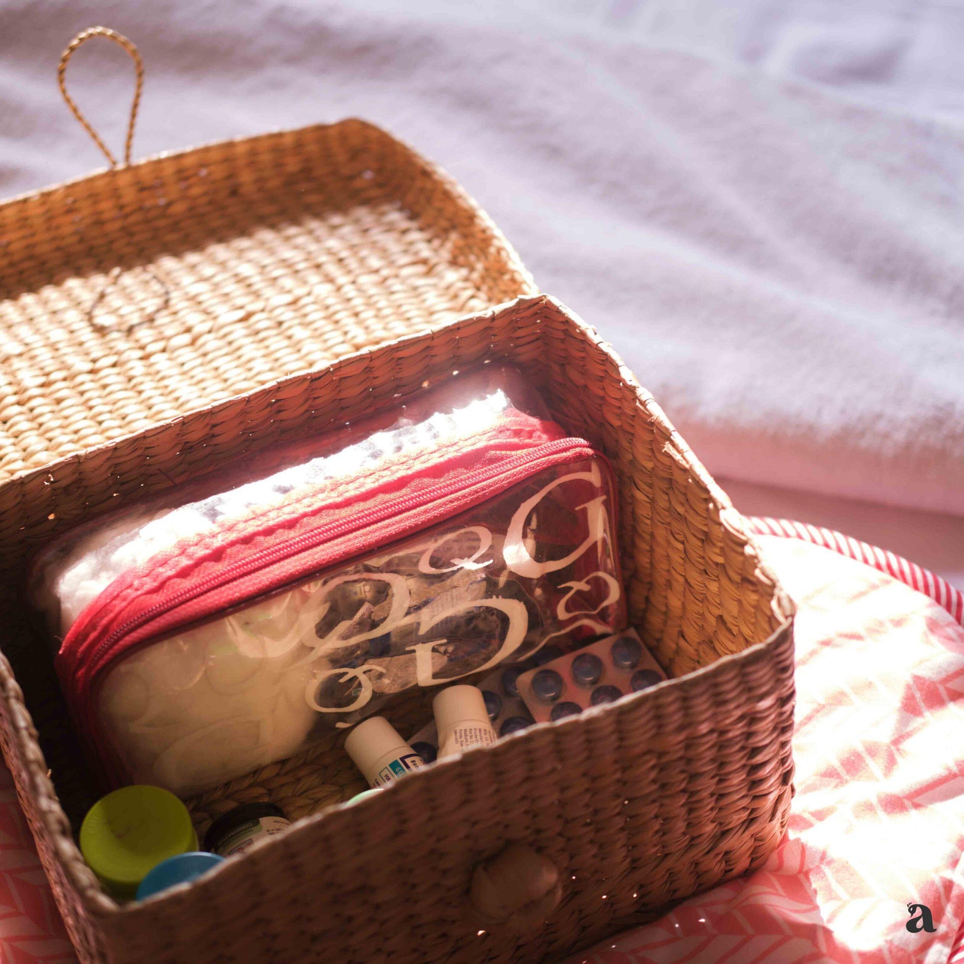 Buy Decorative Storage Boxes - Kauna Grass Basket | Storage Box & Decorative Bag by Ardpure on IKIRU online store