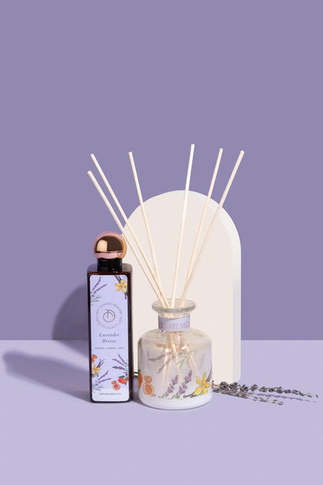 Buy Dried Flowers & Fragrance - Scented Natural Reed Diffuser Set For Home & Living Room by Doft Candles on IKIRU online store