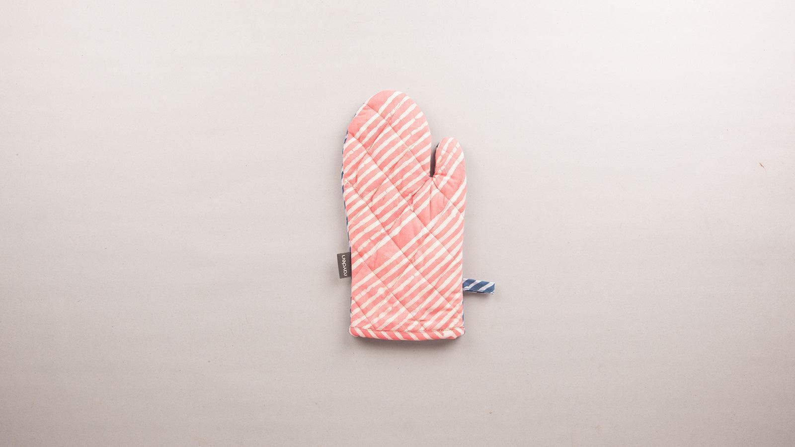 Buy Kitchen Gloves - Basik Pop Oven Mitten | Cotton Striped Kitchen Gloves For Home & Kitchenware by Rayden on IKIRU online store