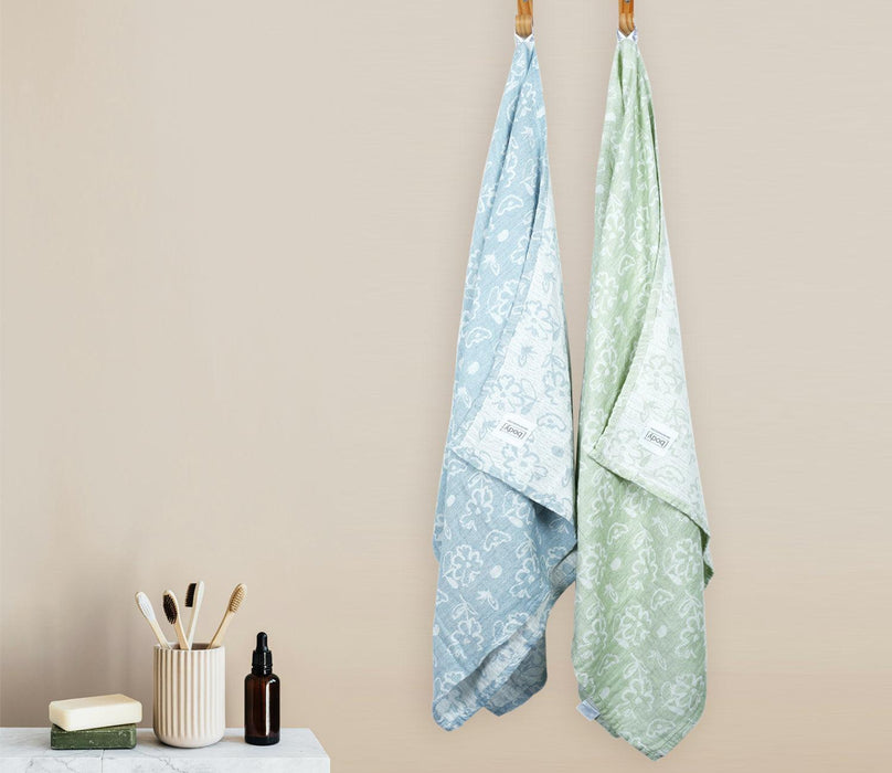 Buy Towels - Banana Jacquard Floral Bath Towel Pack of 2 by Doctor Towels on IKIRU online store