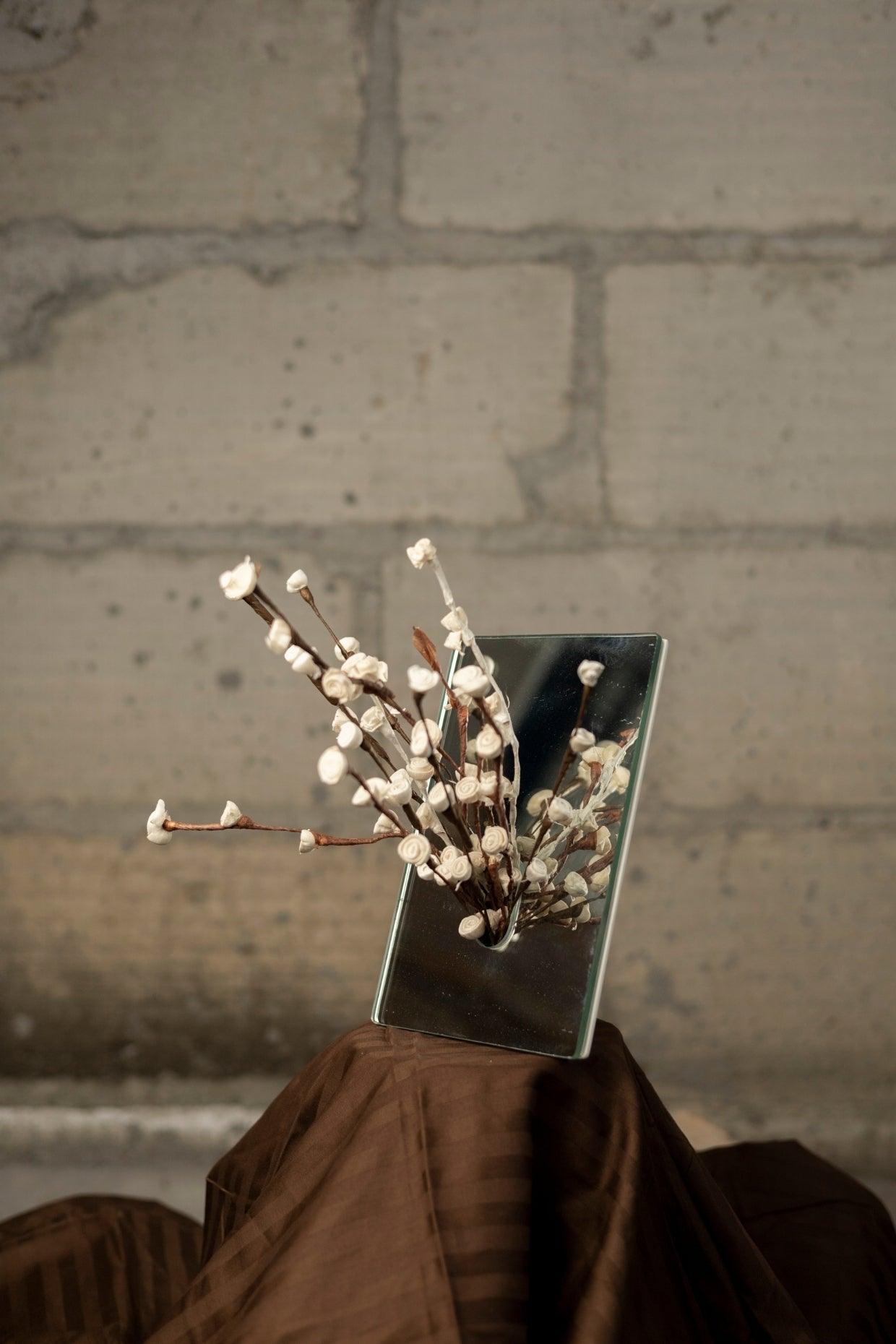 Buy Vase Selective Edition - Glance Vase by La Dimora Selections on IKIRU online store