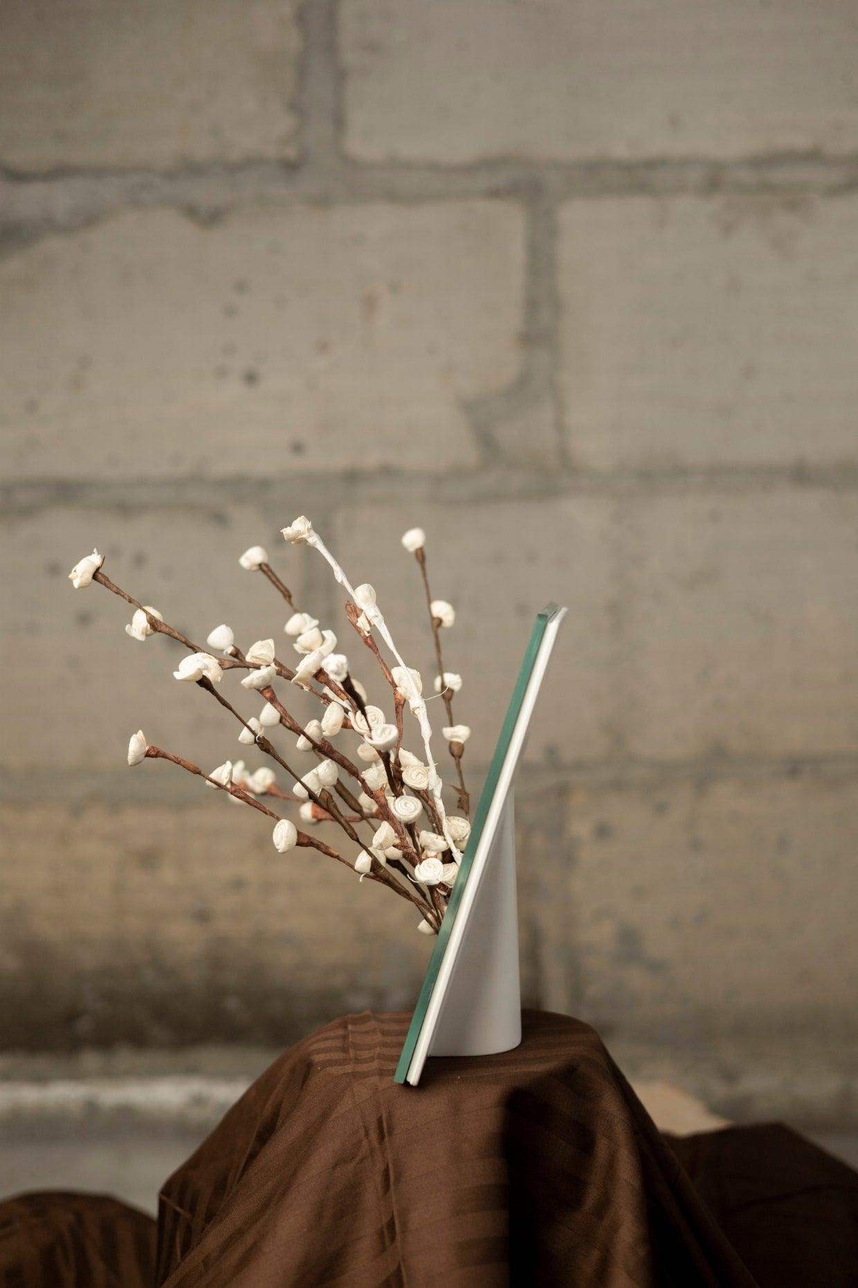 Buy Vase Selective Edition - Glance Vase by La Dimora Selections on IKIRU online store