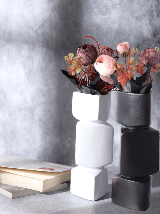 Buy Vase - Verti Ceramic Vase set in Black & White by De Maison Decor on IKIRU online store