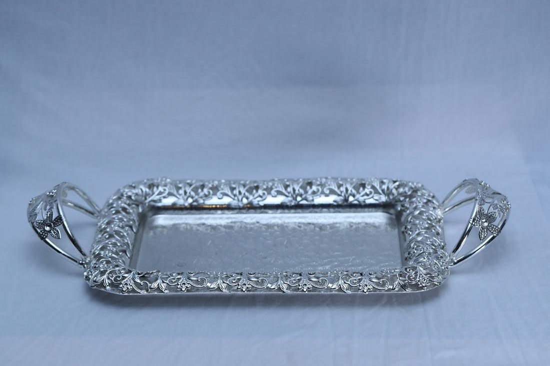 Cutwork tray with handles - Silver