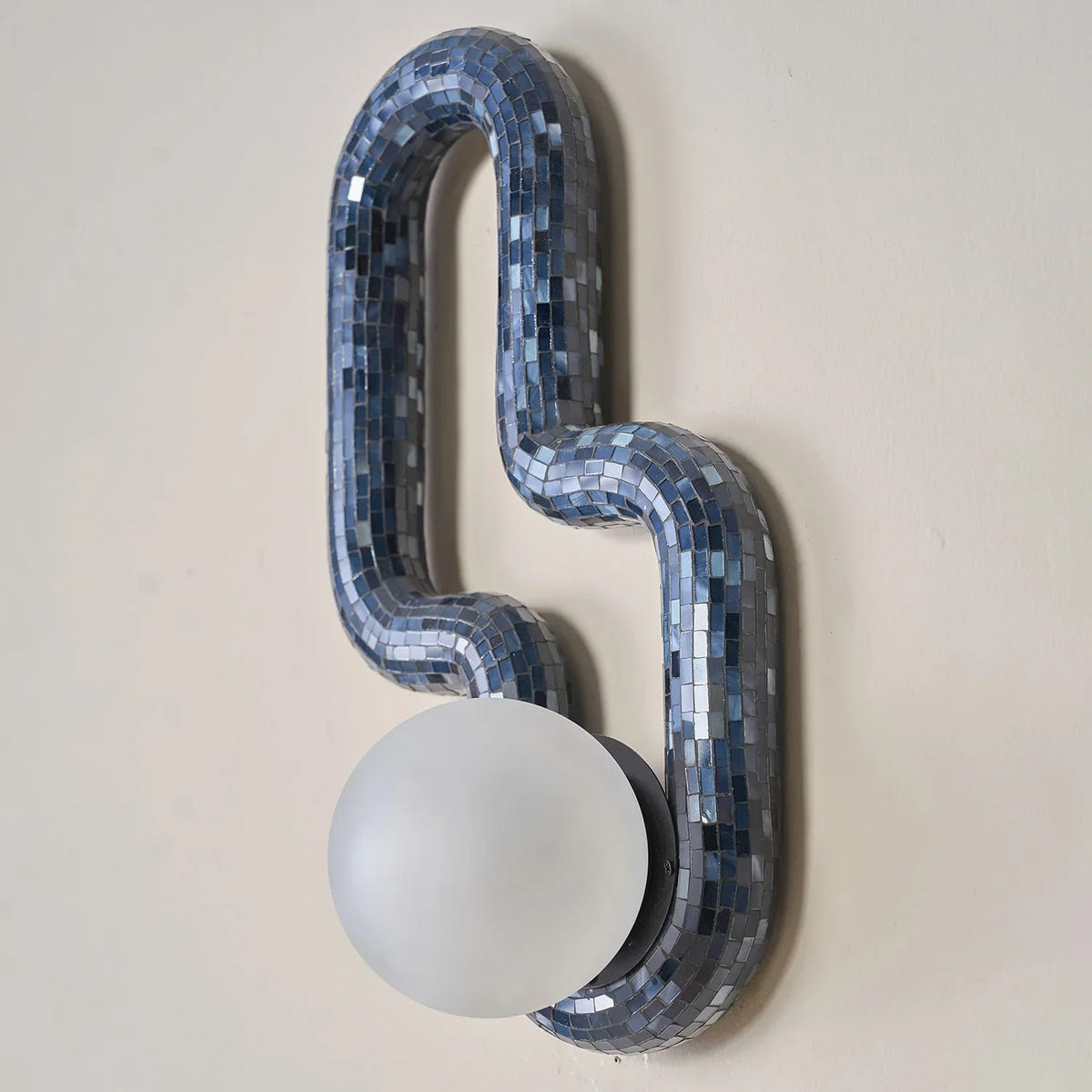 Reva Loop Wall Lamp