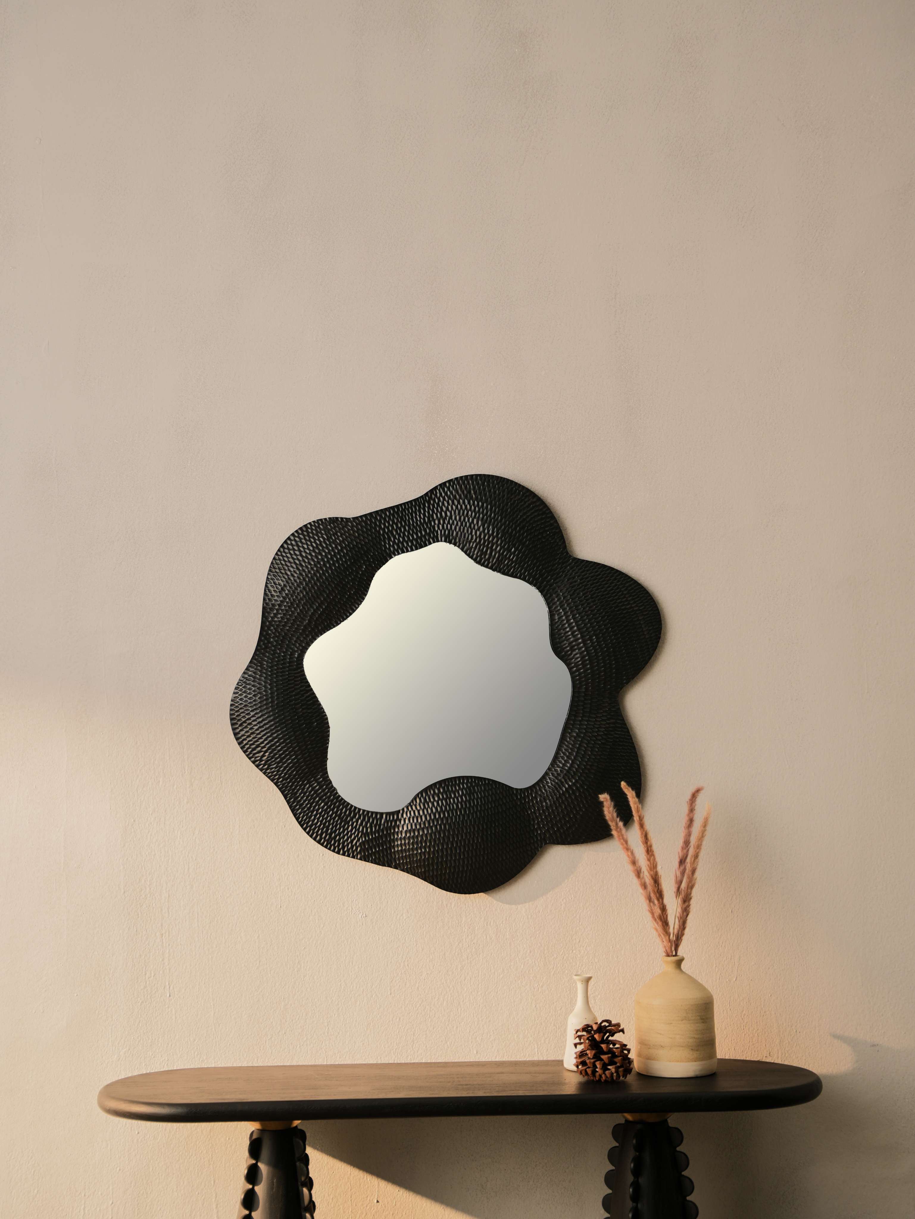 Dunes Repoussed Black Mirror