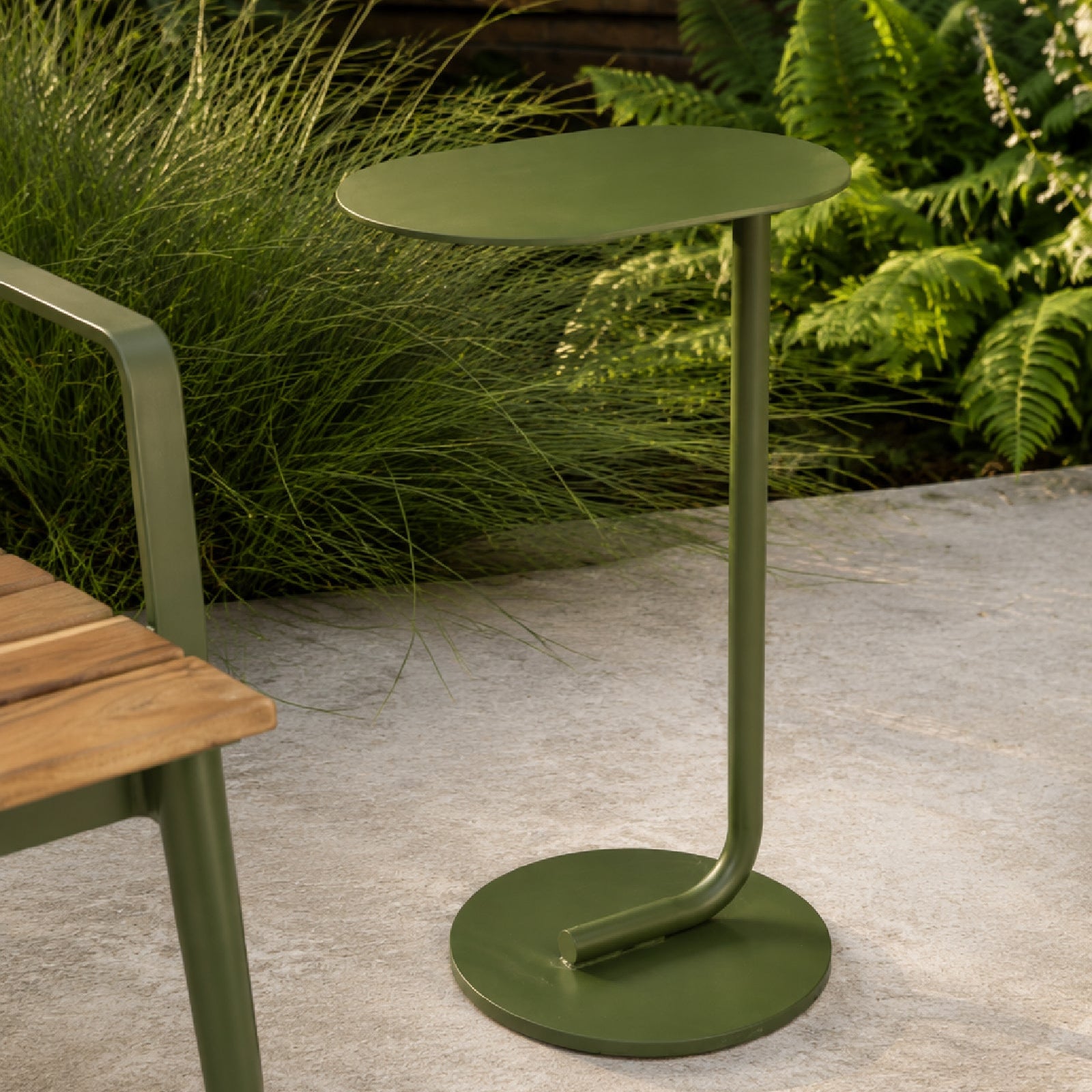 Chalet Air Drink Table