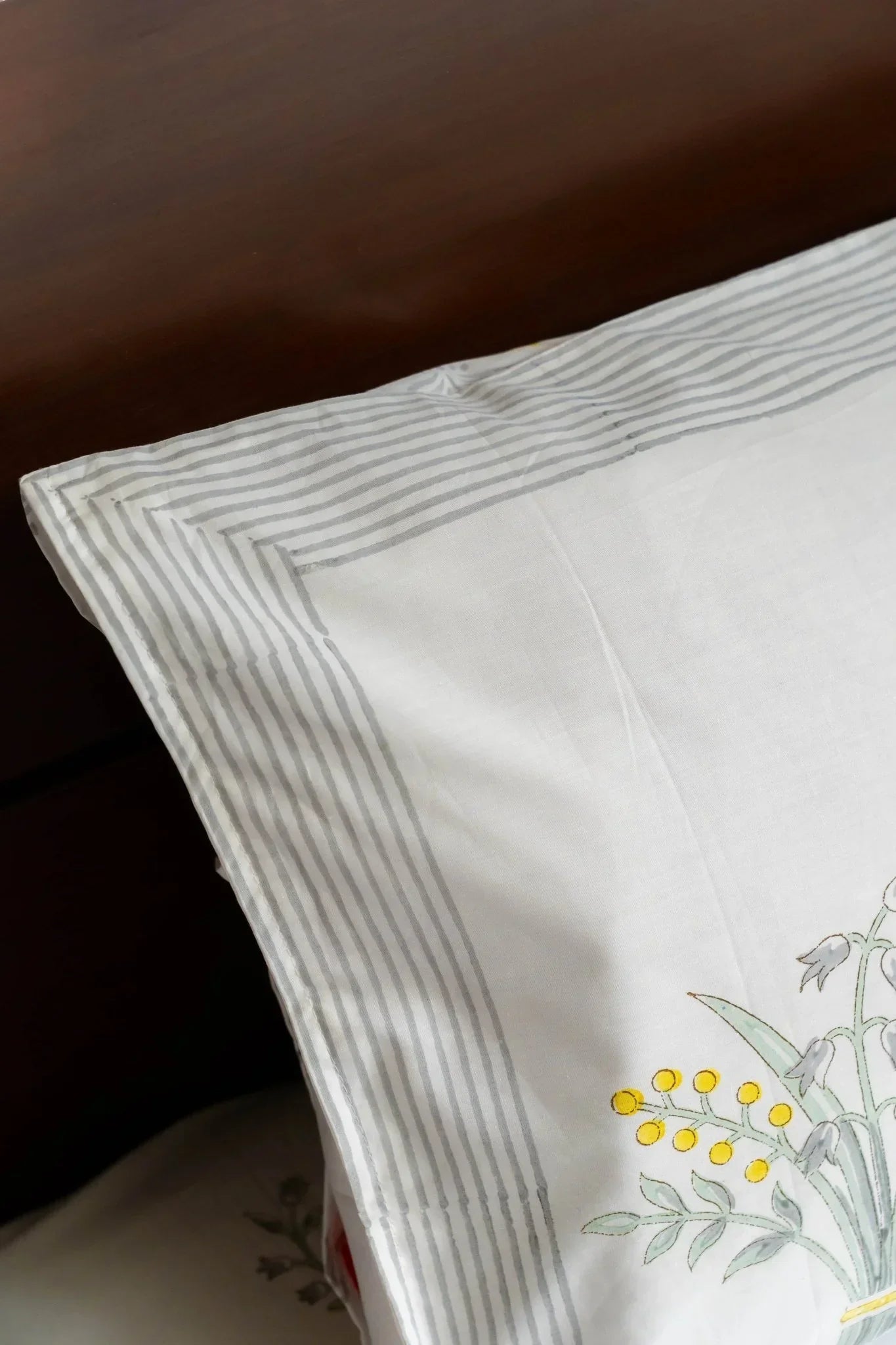 Champa Bloom Bedsheet With Pillow Covers