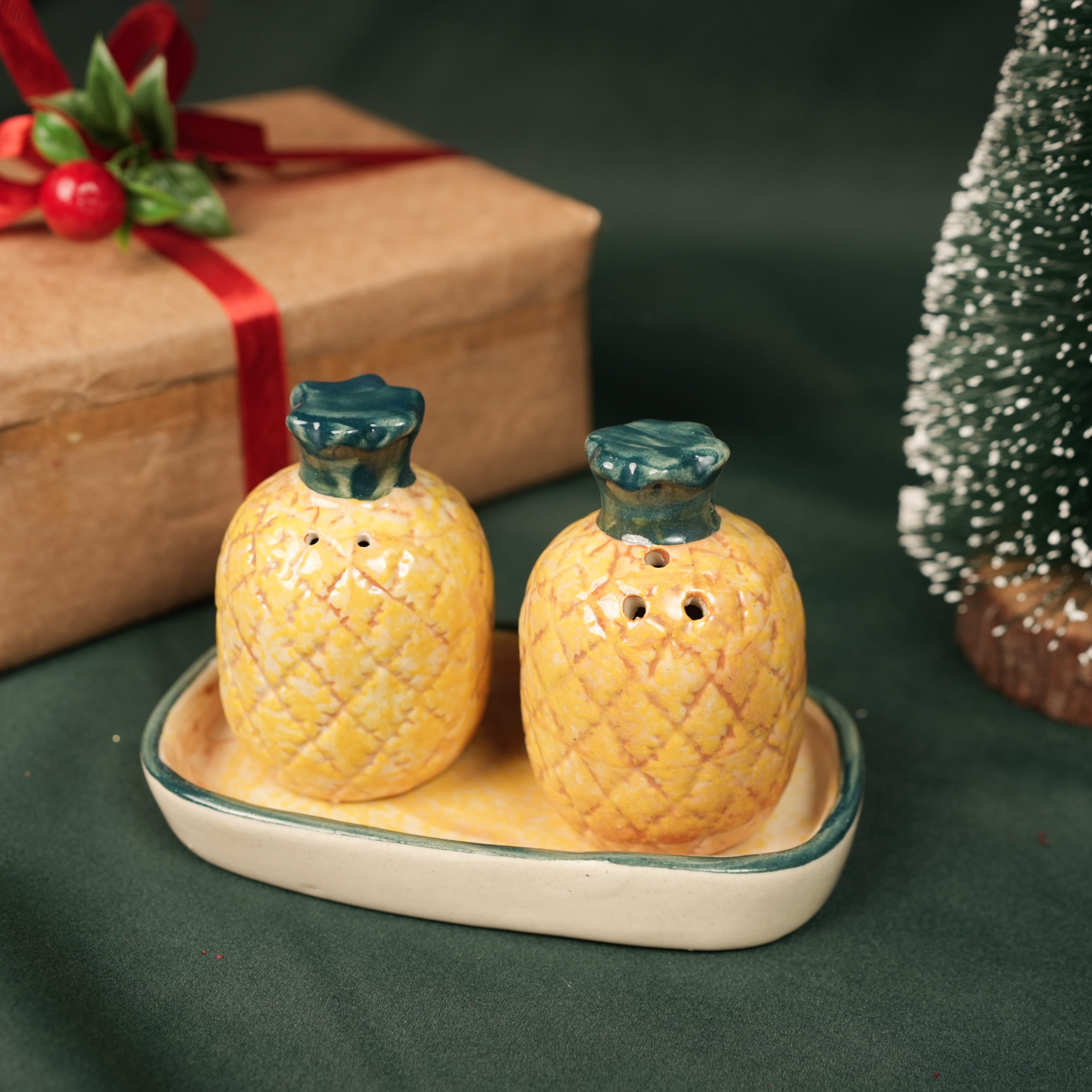 Pomegranate Delight Shaker Set