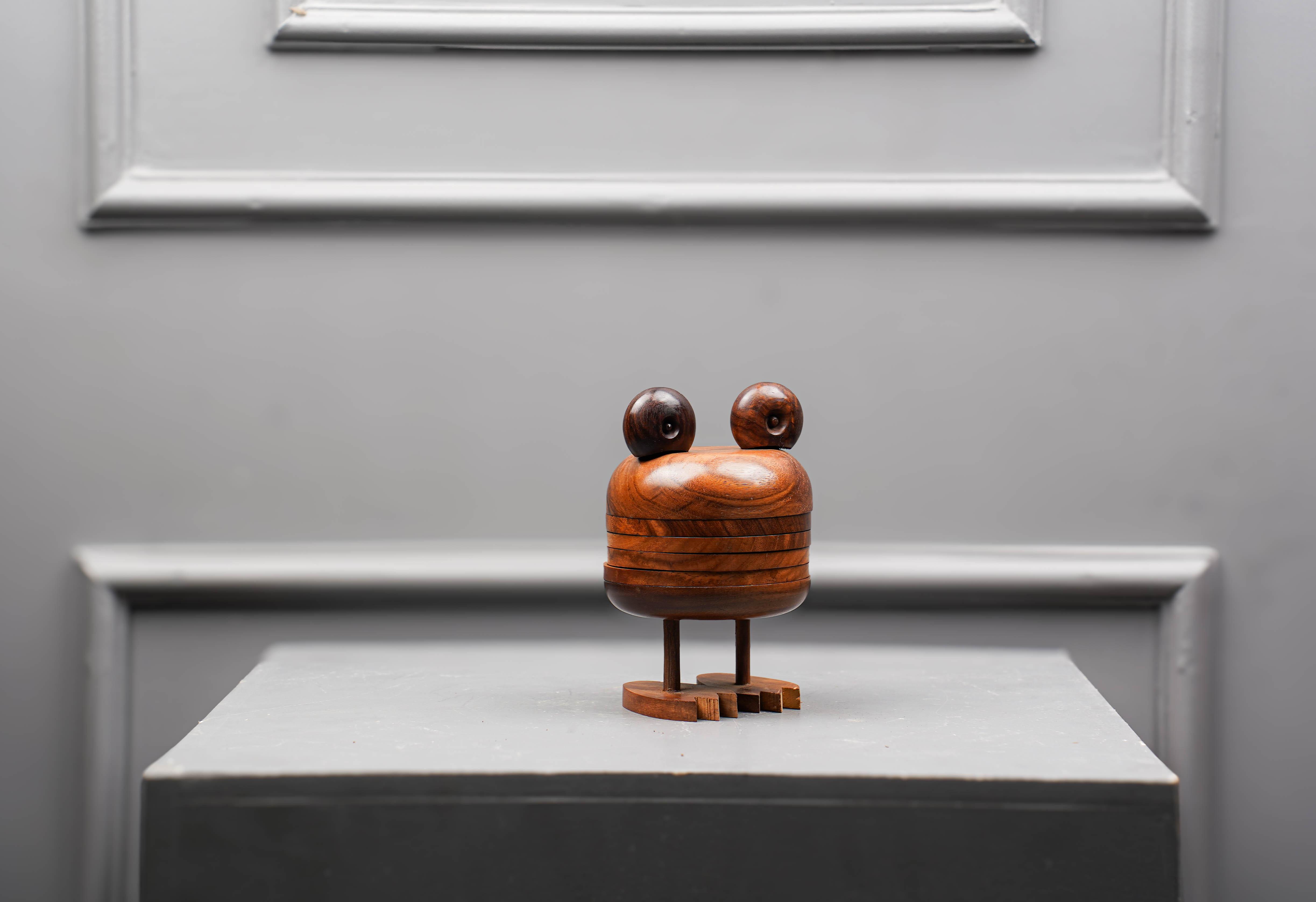 Handcrafted Wooden Frog Coaster ( Set of 6)