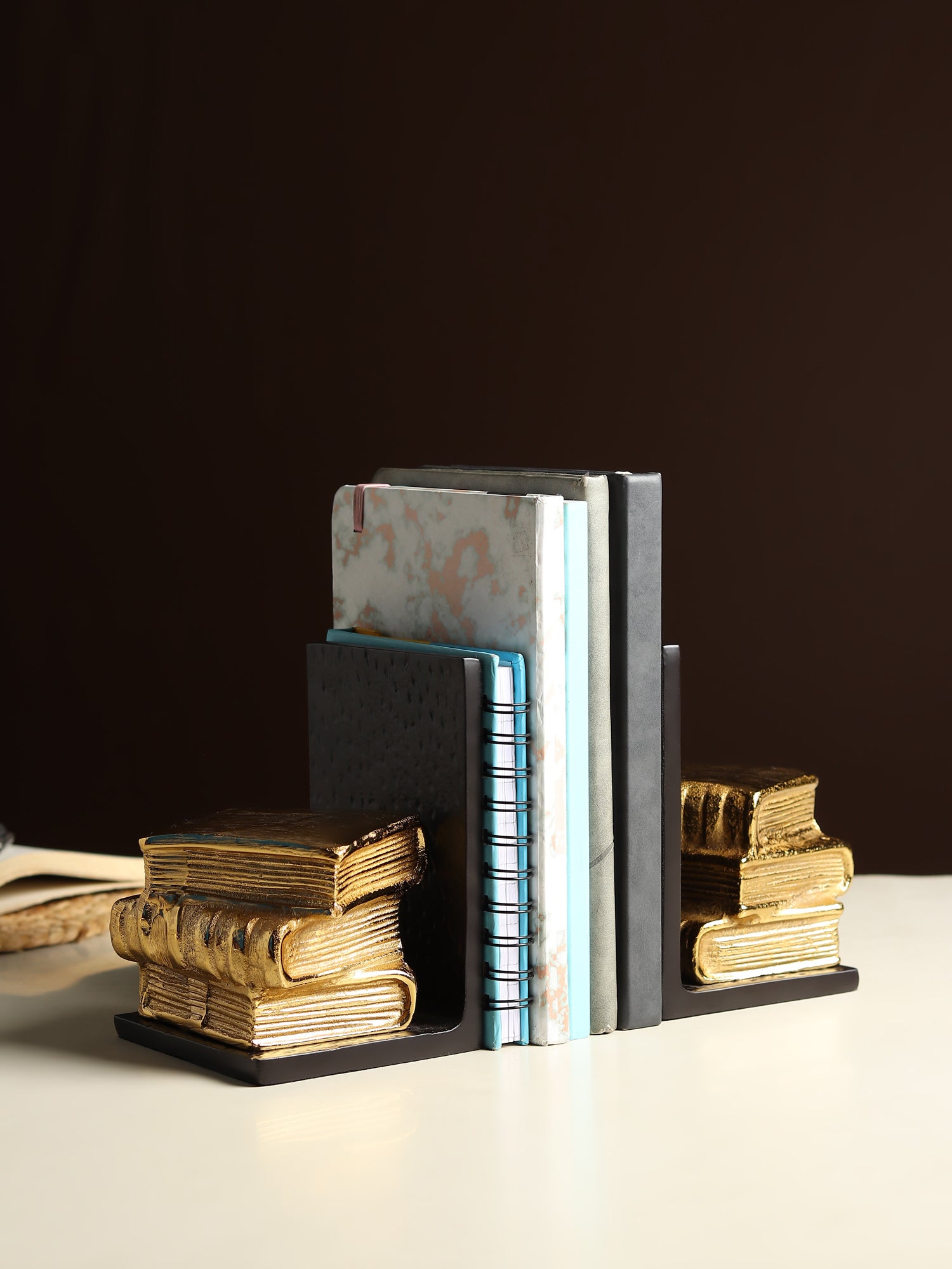 Dante’s Bookend – Decorative Aluminium Bookend for Bookshelves, Study Tables & Home Library Décor