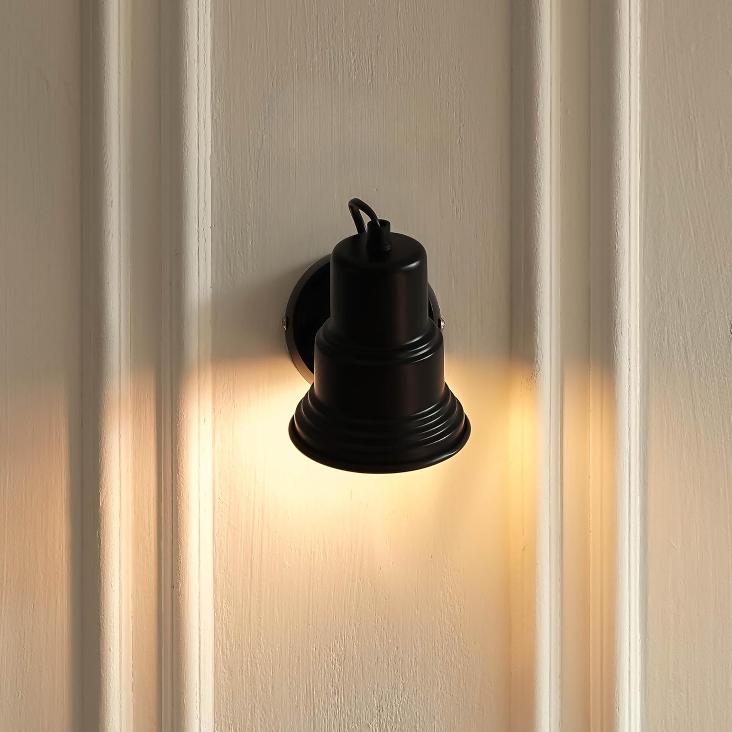 Black Polished Finish Focus Wall Lamp with Double Movement