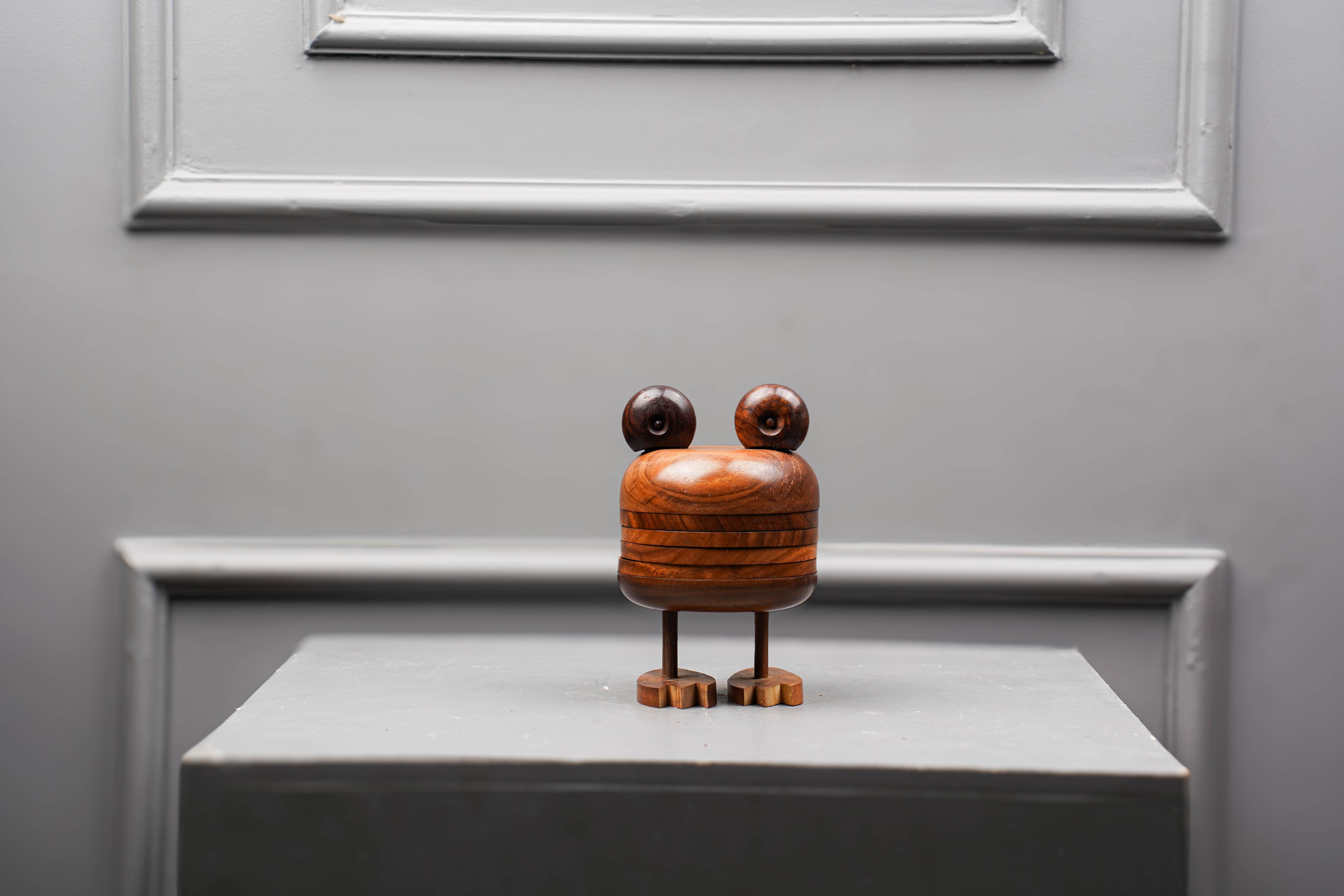 Handcrafted Wooden Frog Coaster ( Set of 6)