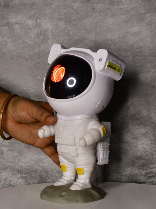 Astronaut Projector Lamp – Cosmic LED Night Light for Trendy Home Decor & Unique Gifts