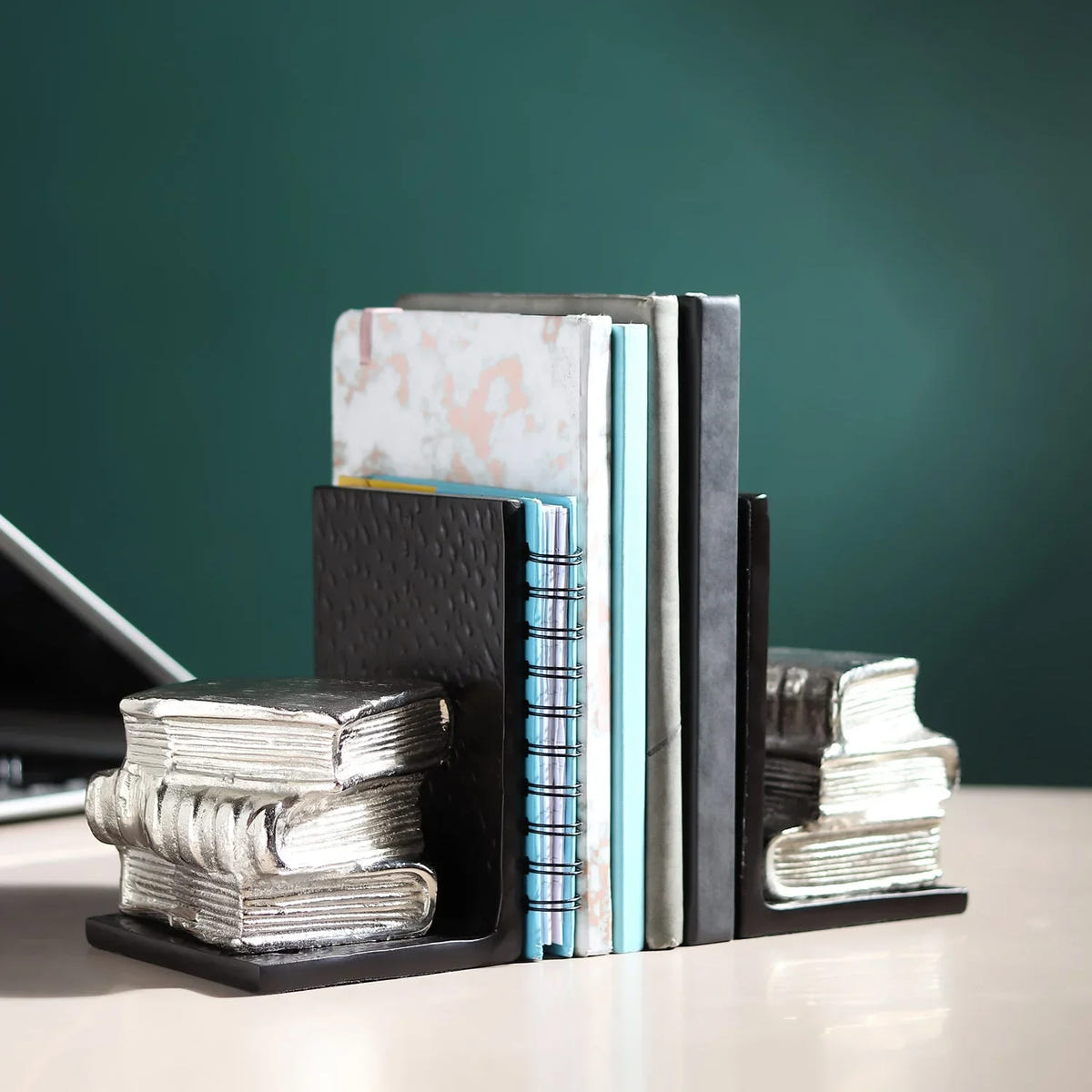 Dante’s Bookend | Decorative Aluminium Book Stopper for Bookshelves, Study Tables & Home Library Décor