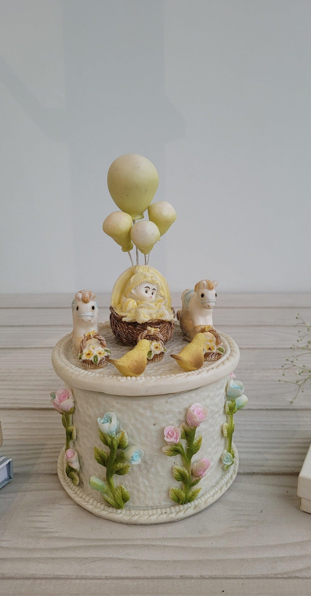 Horse & Birds Ivory