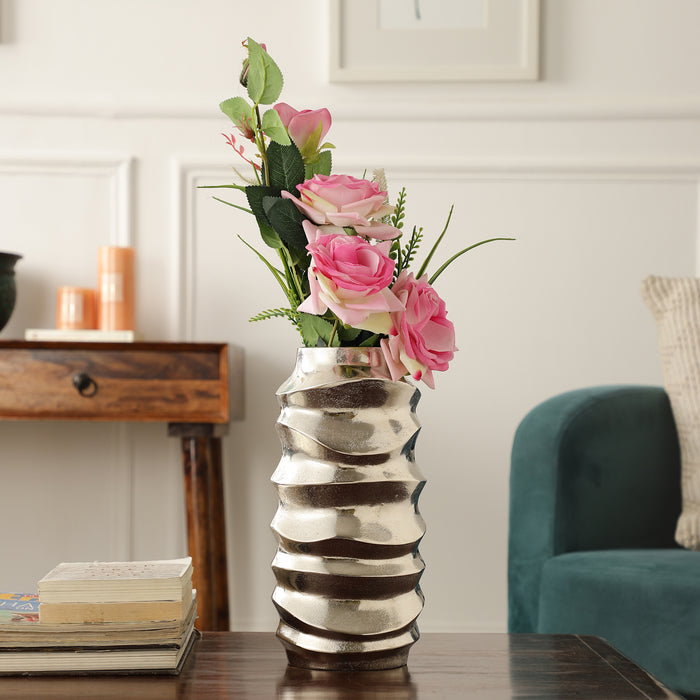 Mila Wave Vase