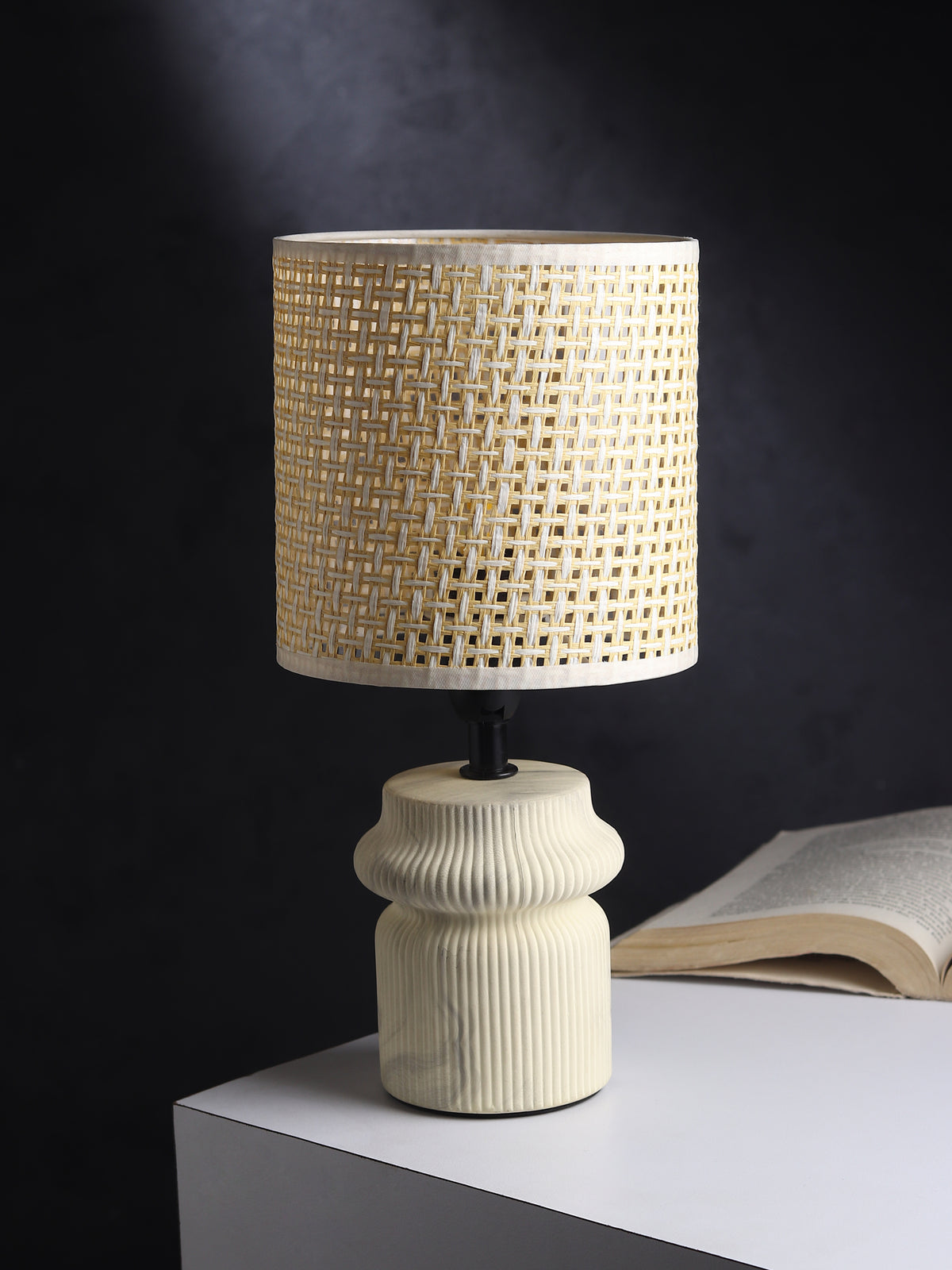 Ruffle Forme Table Lamp