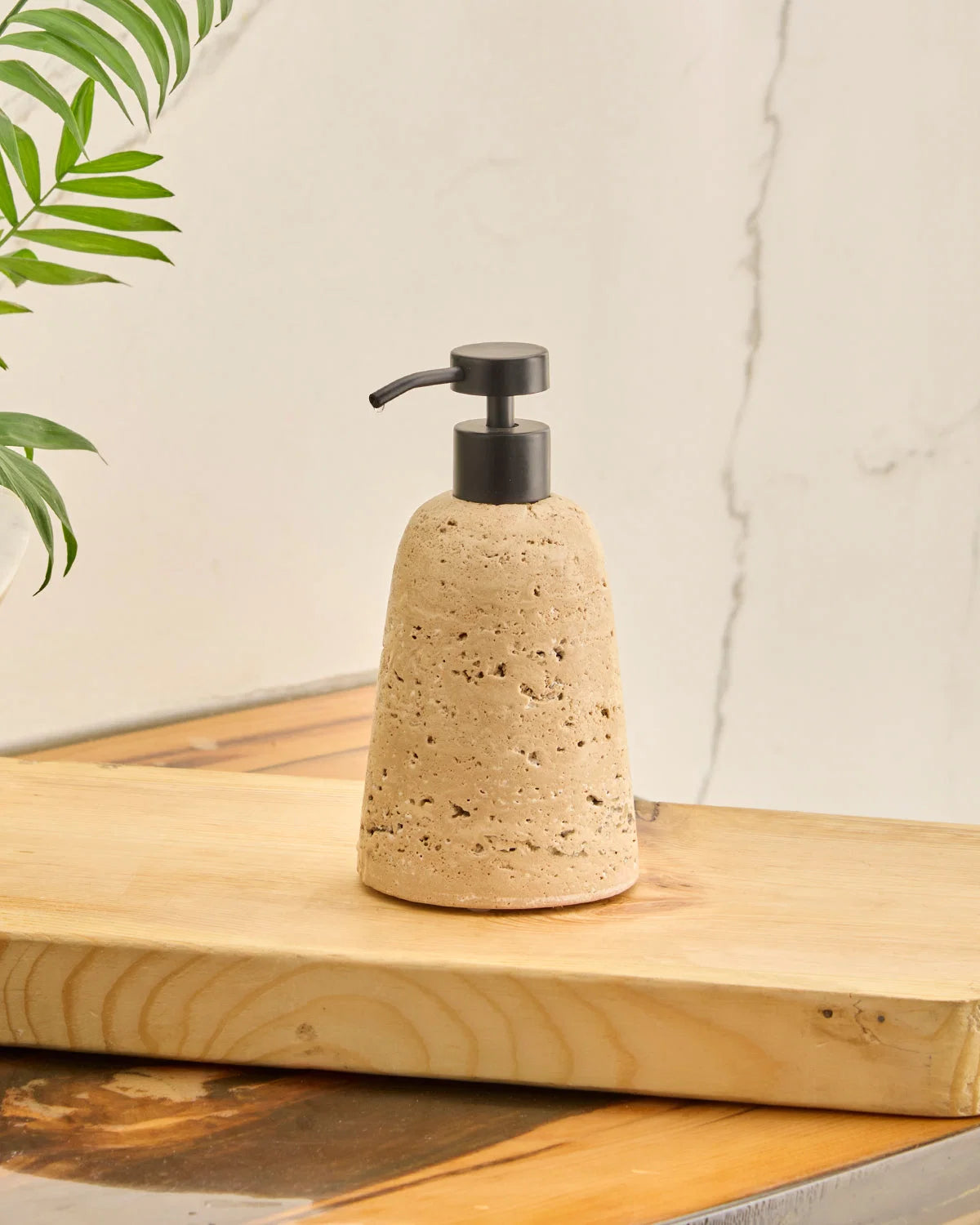 Eara - Soap Dispenser