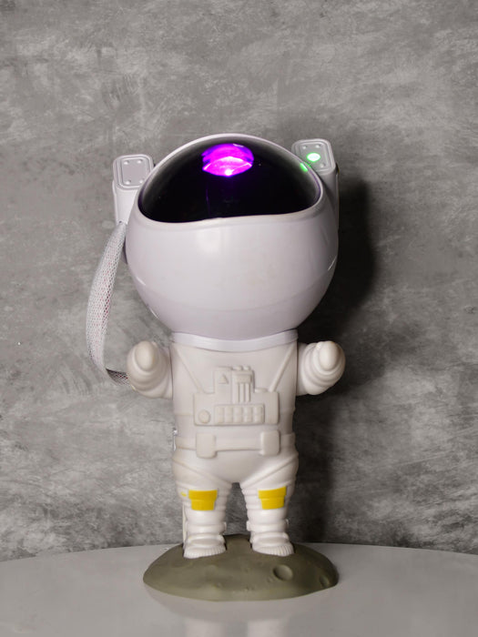 Astronaut Projector Lamp – Cosmic LED Night Light for Trendy Home Decor & Unique Gifts