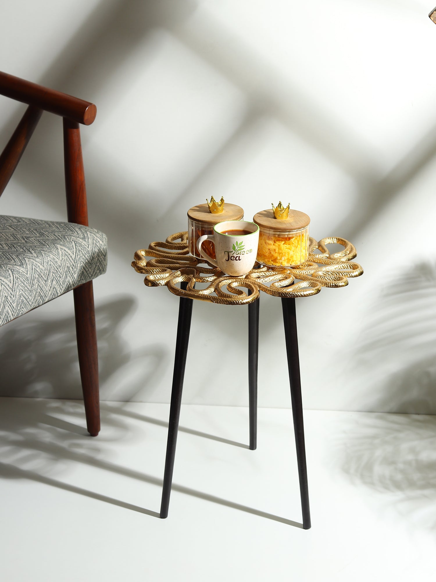 Sliitherin'S End Table