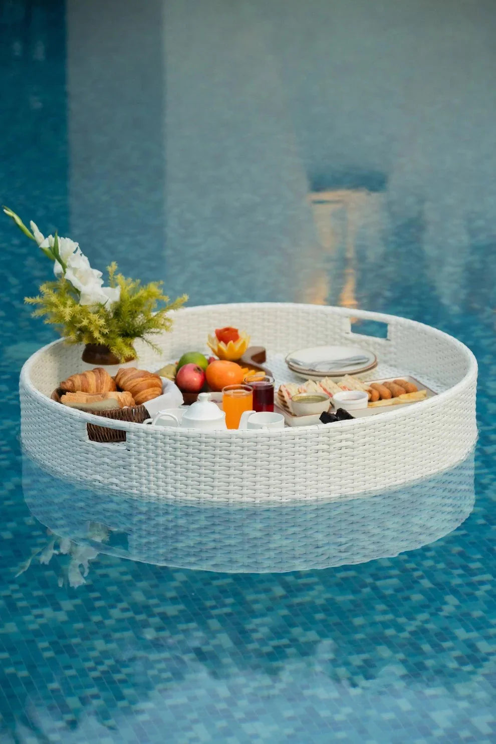 Luxury Round Floating Serving Tray